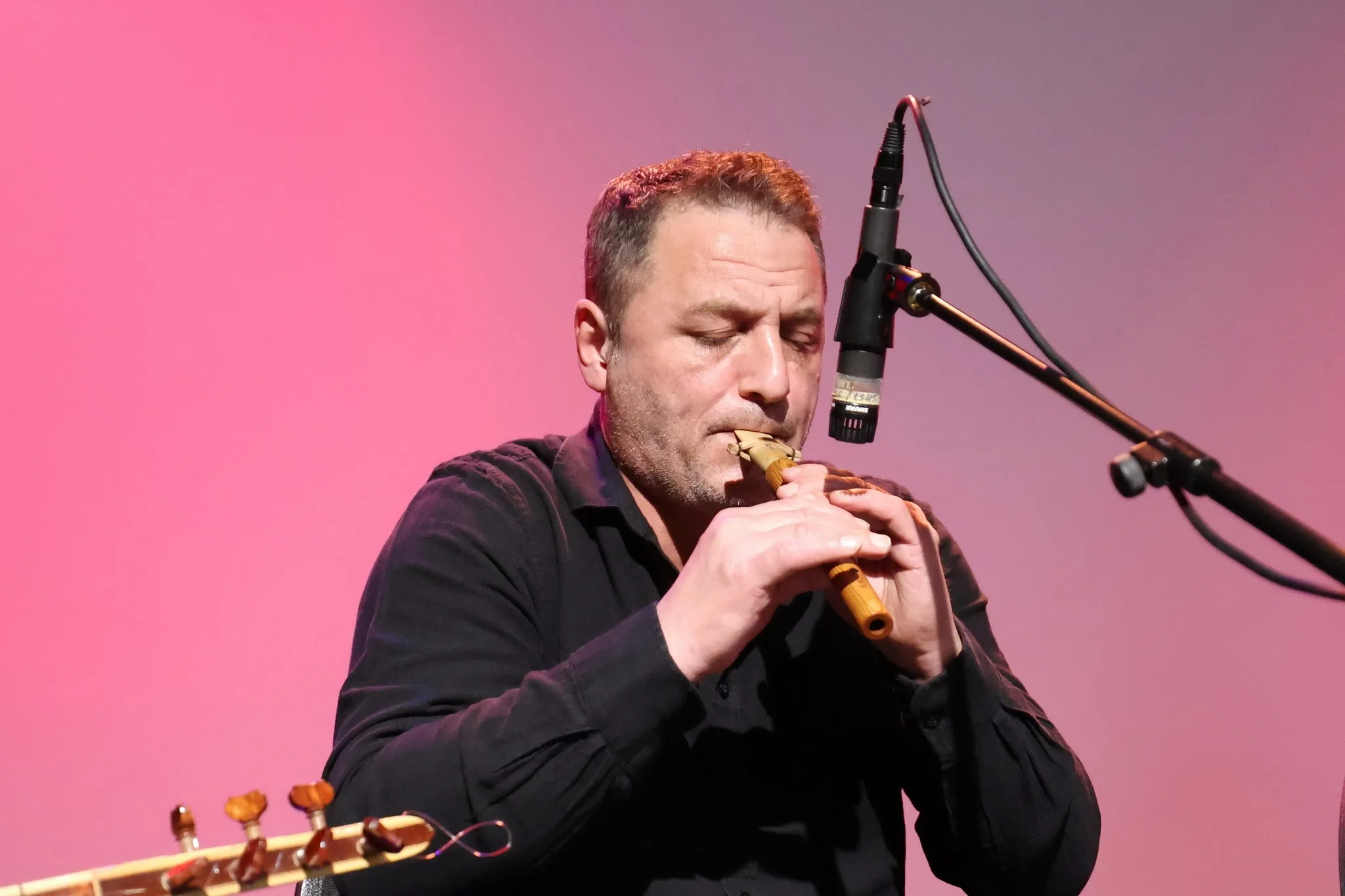 Berlin’de Sanat Dolu Gece: “Niye İncittiler” Türkülerle Yankılandı