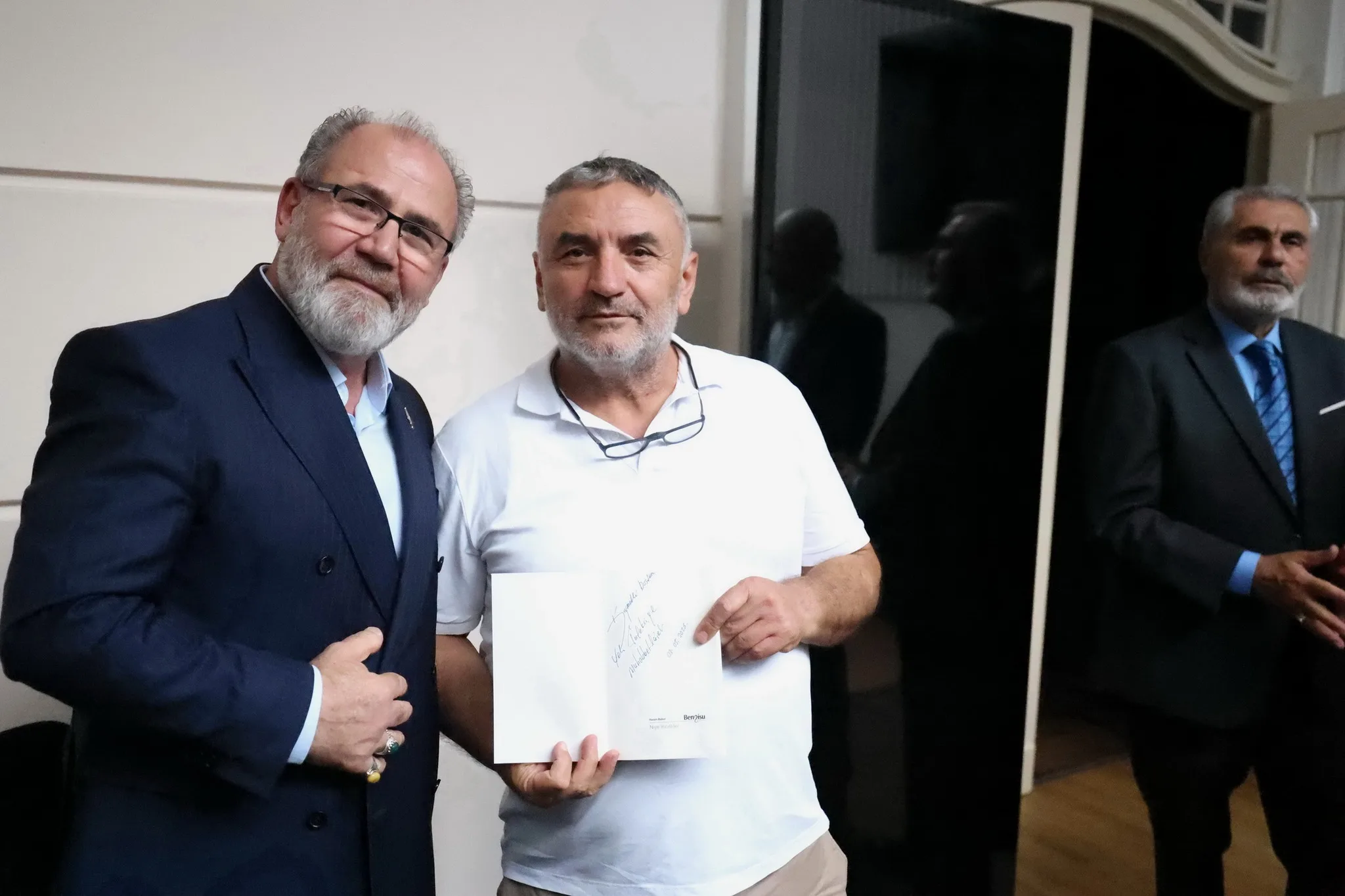 Berlin’de Sanat Dolu Gece: “Niye İncittiler” Türkülerle Yankılandı