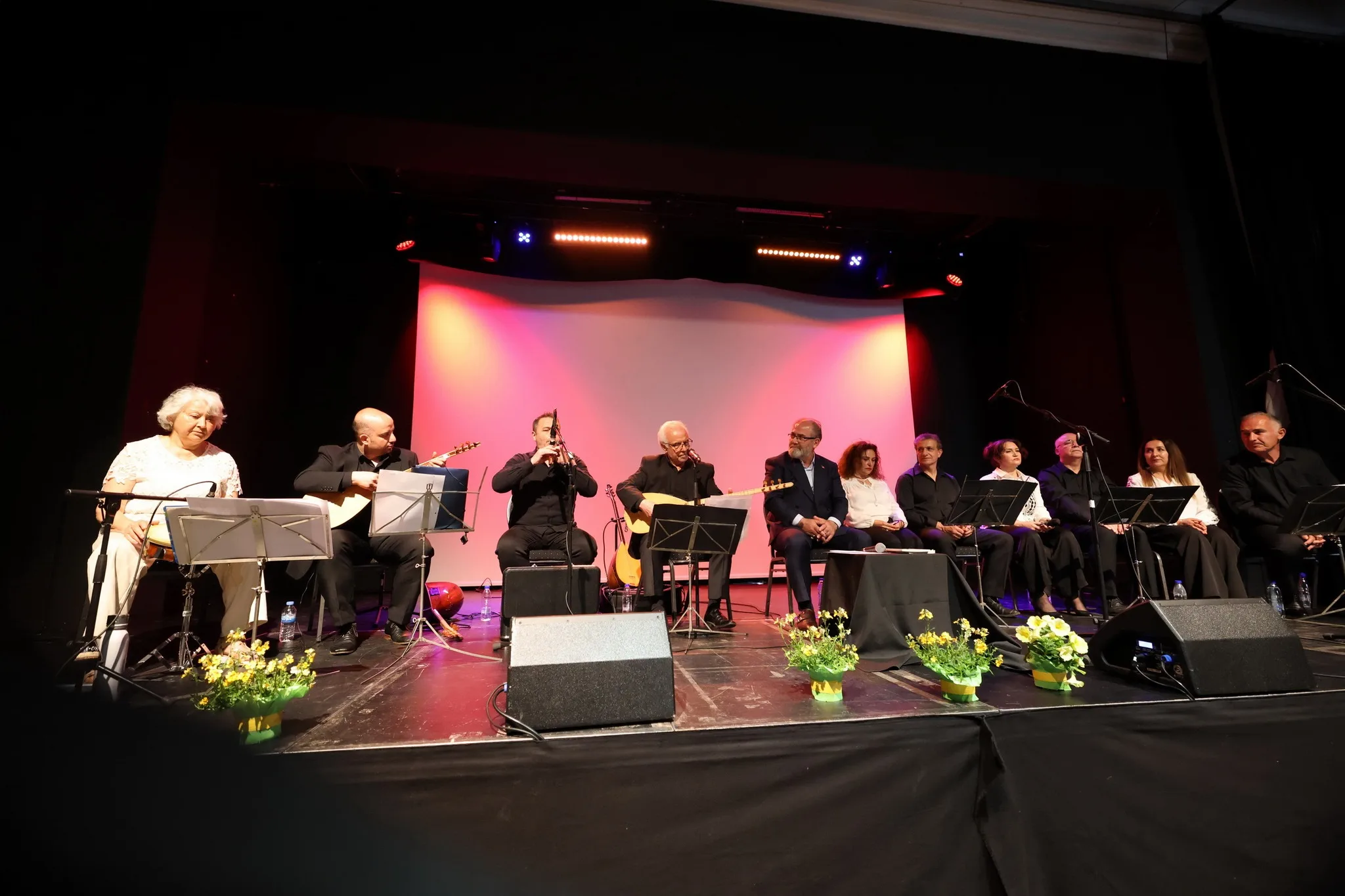 Berlin’de Sanat Dolu Gece: “Niye İncittiler” Türkülerle Yankılandı