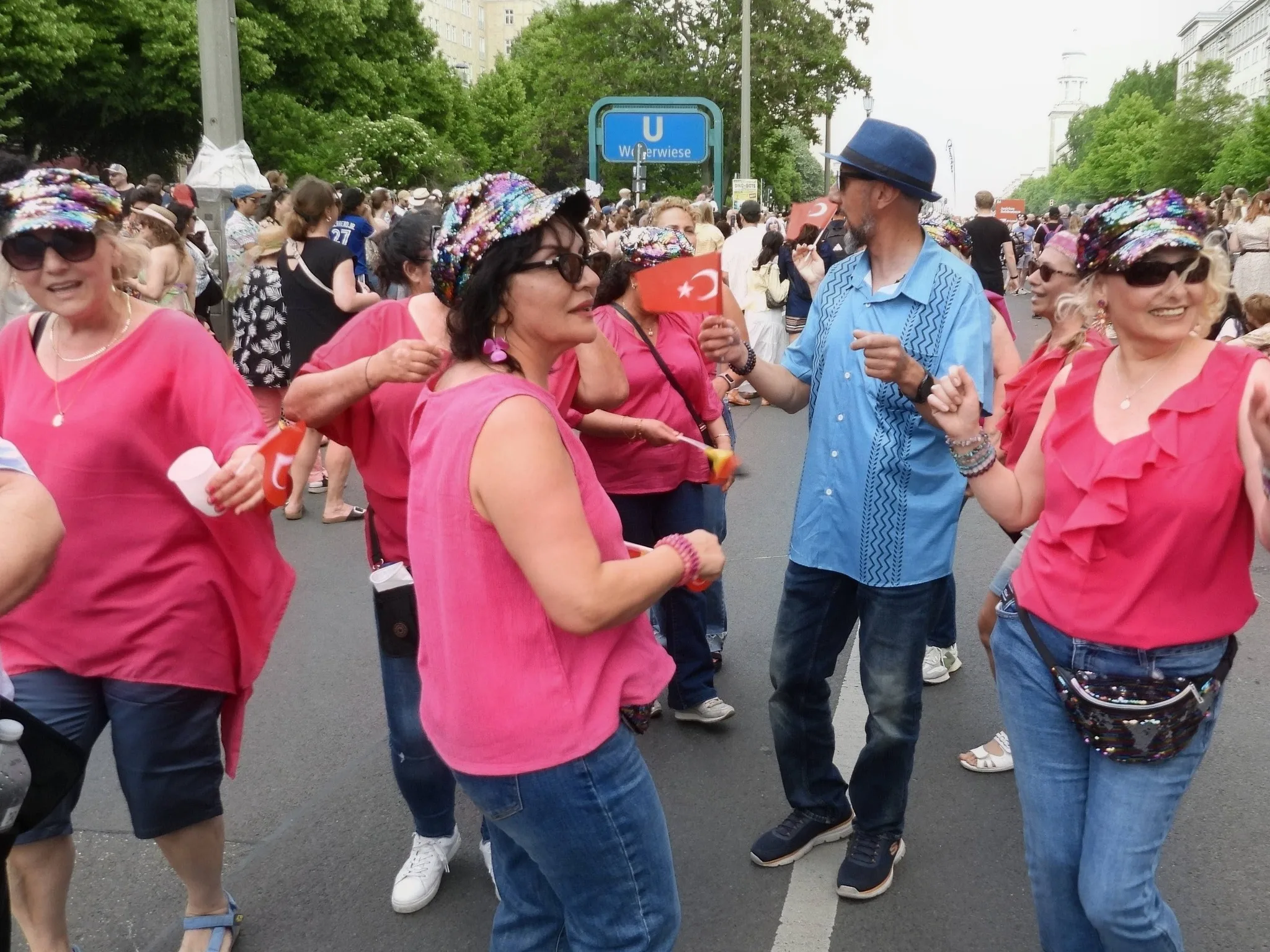 Berlin’de Kültürler Karnavalı’na Yoğun İlgi