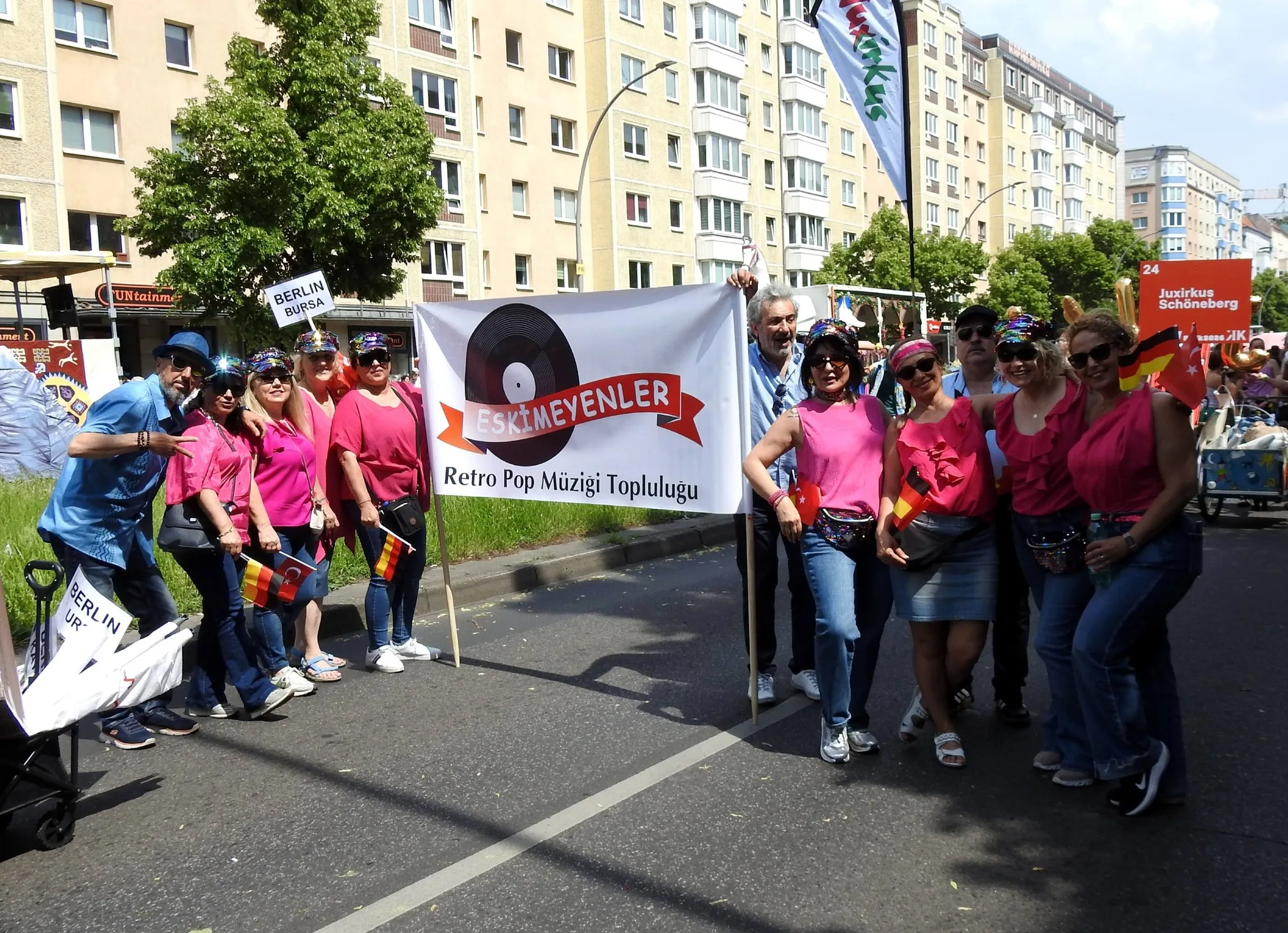 Berlin’de Kültürler Karnavalı’na Yoğun İlgi