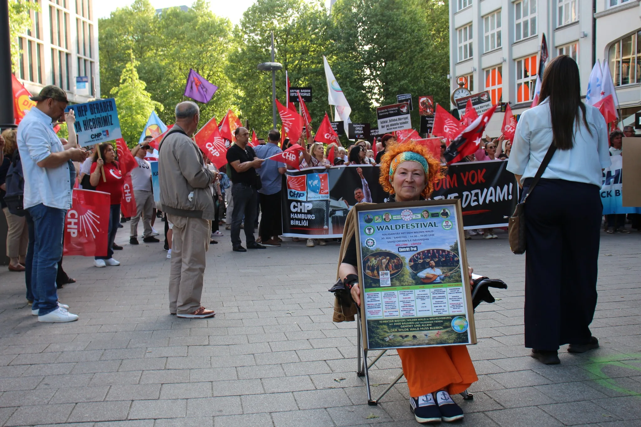 Hamburg’da Demokrasi ve Halk İradesine Güçlü Destek