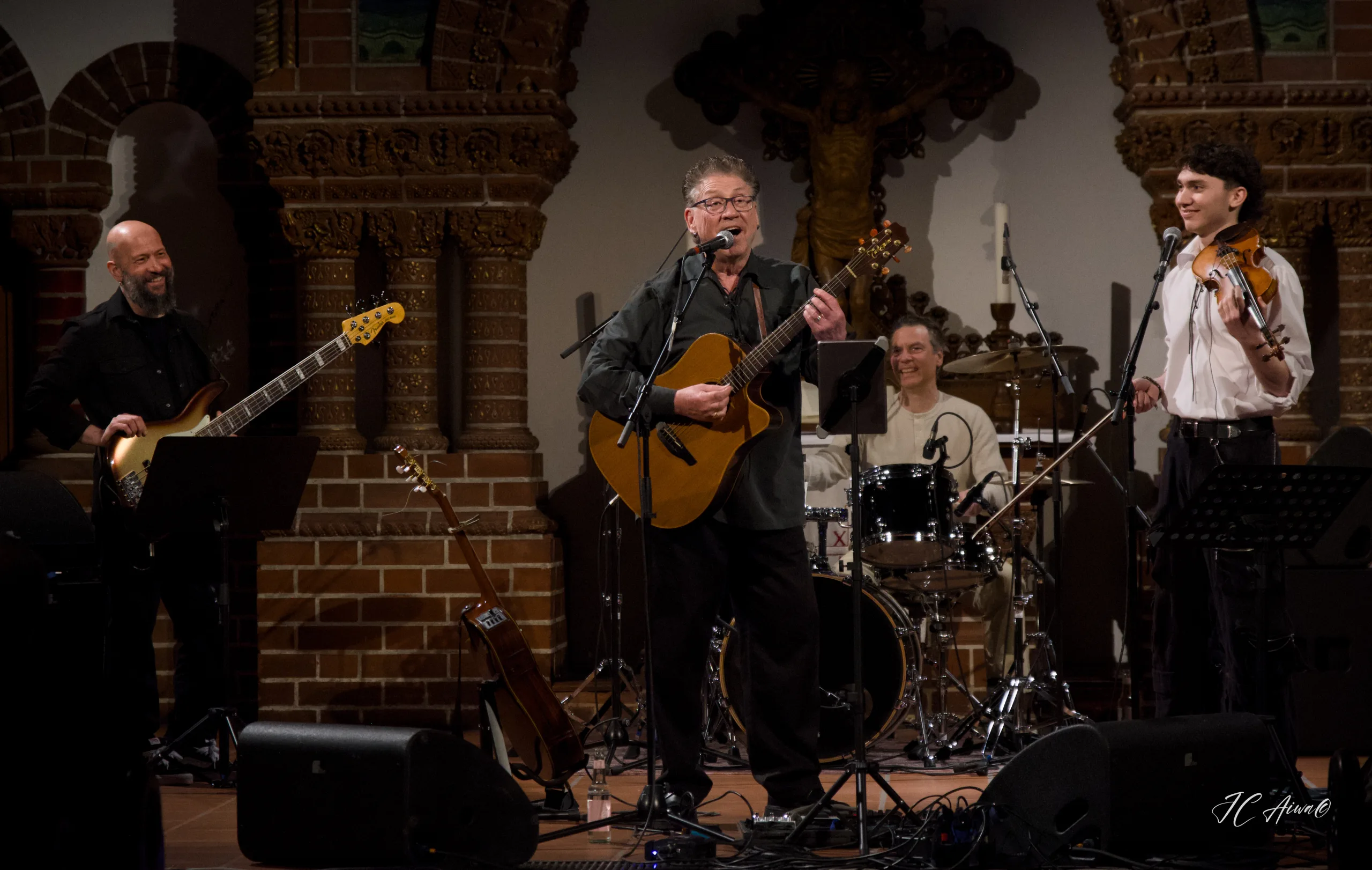 Paul Dwyer Berlin’de Kültürlerarası Müzik Rüzgârı Estirdi