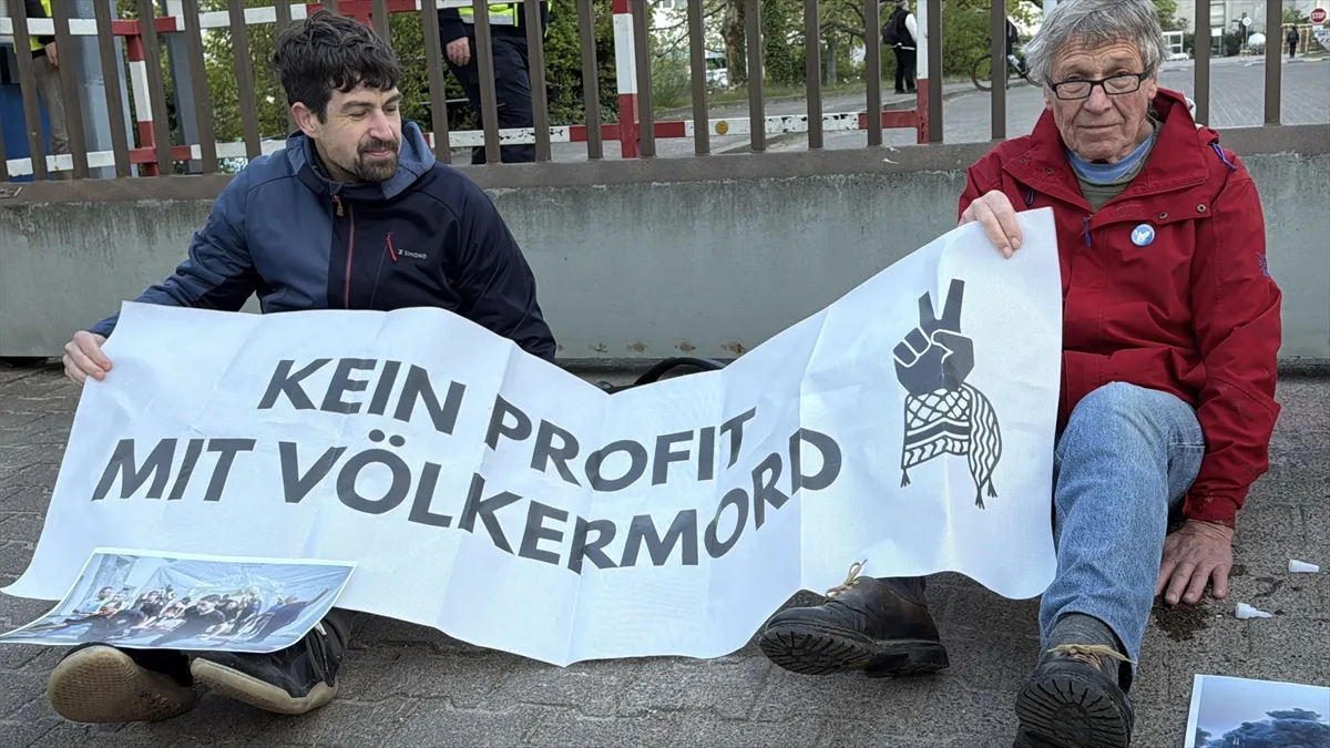 Aktivistler İsrail için mühimmat üreten Rheinmetall şirketini protesto etti