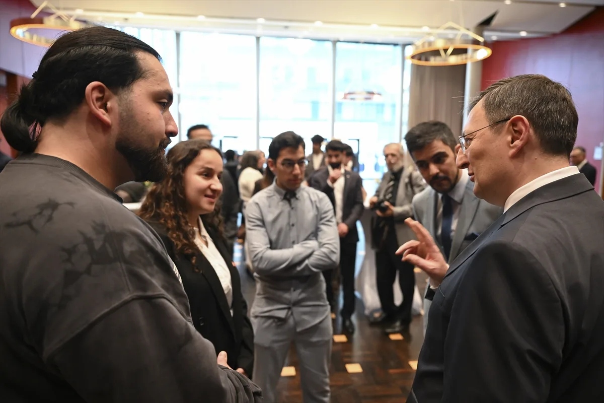 Almanya'da eğitim alan Türk öğrenciler Berlin'de bir araya geldi