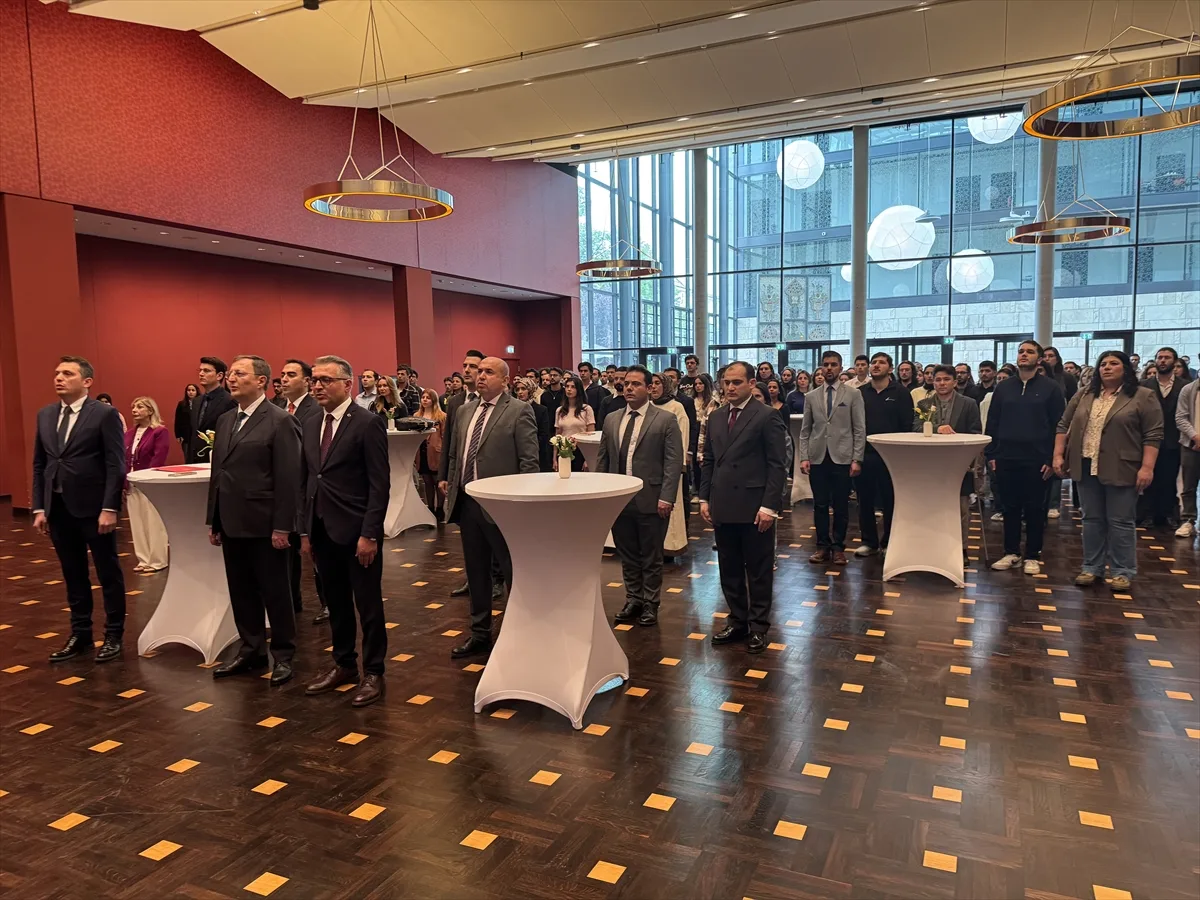 Almanya'da eğitim alan Türk öğrenciler Berlin'de bir araya geldi