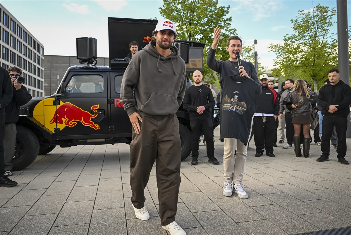 Arda Saatçi Berlin’de Kahraman Gibi Karşılandı