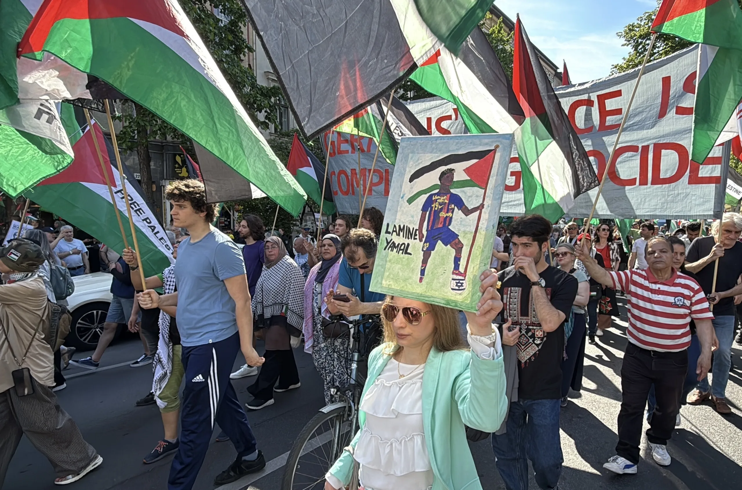 Berlin'de Filistin'e destek gösterisi düzenlendi