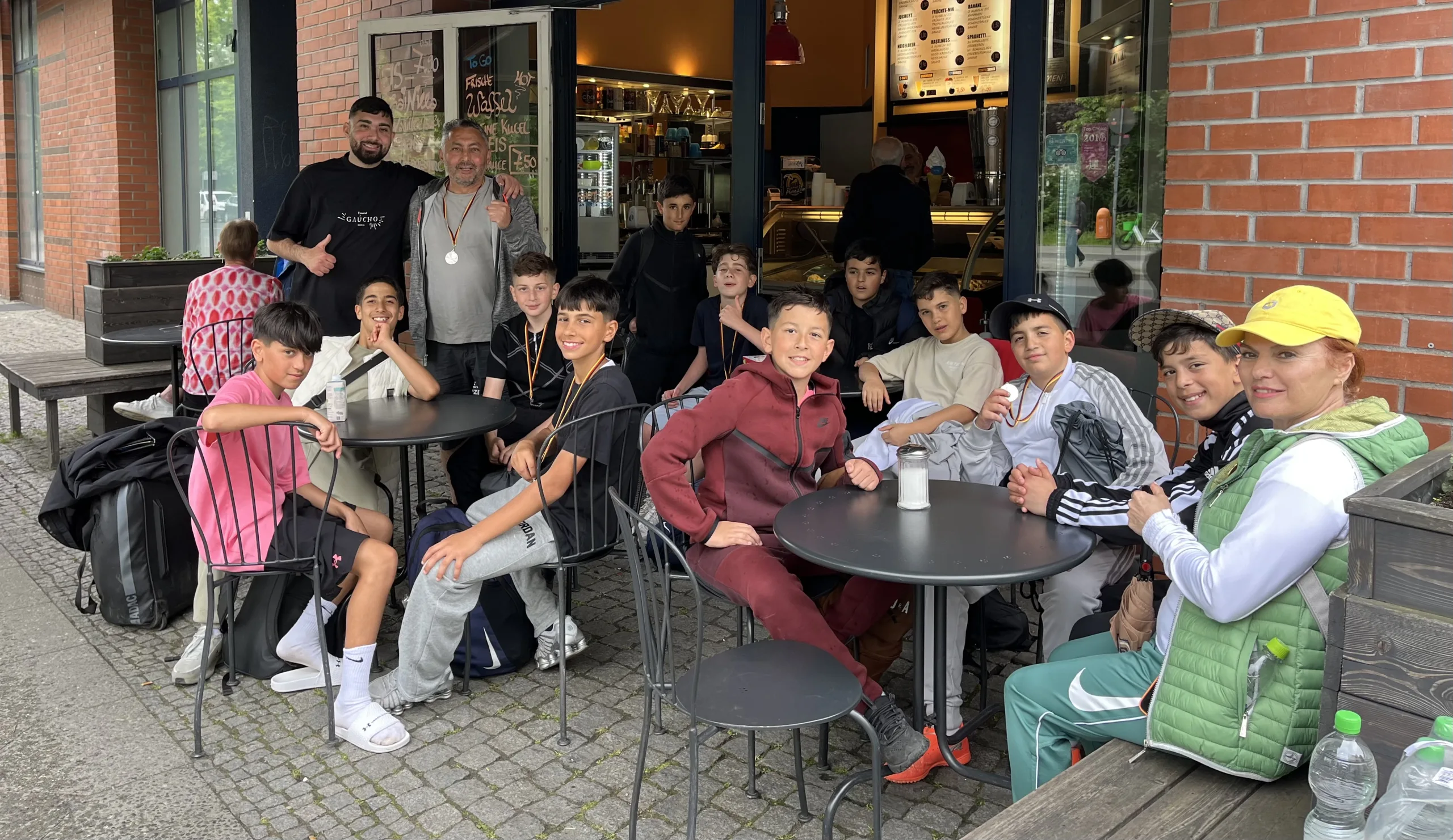 Aziz Nesin İlkokulu Futbol Takımı Berlin’de Gurur Yaşattı