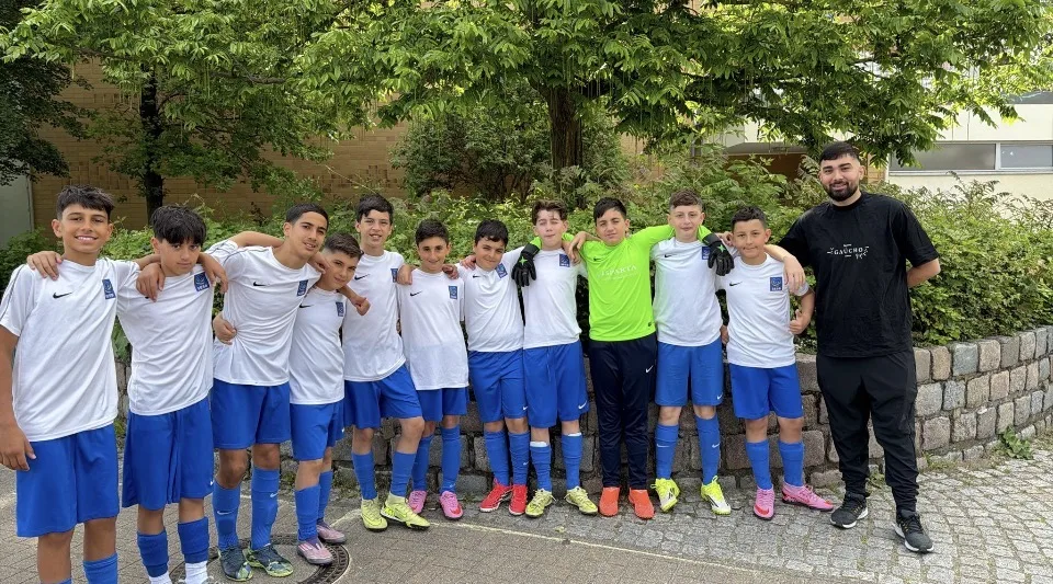 Aziz Nesin İlkokulu Futbol Takımı Berlin’de Gurur Yaşattı