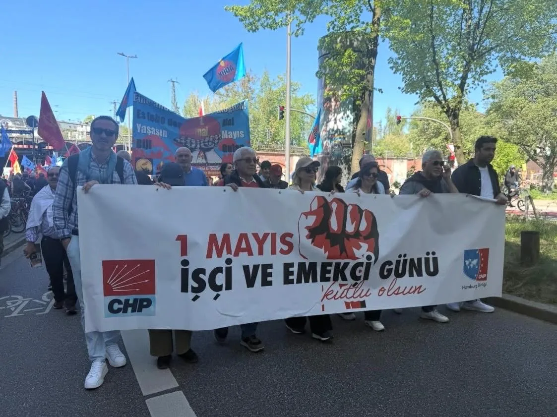 Almanya’da “Devrimci 1 Mayıs” yürüyüşüne büyük ilgi