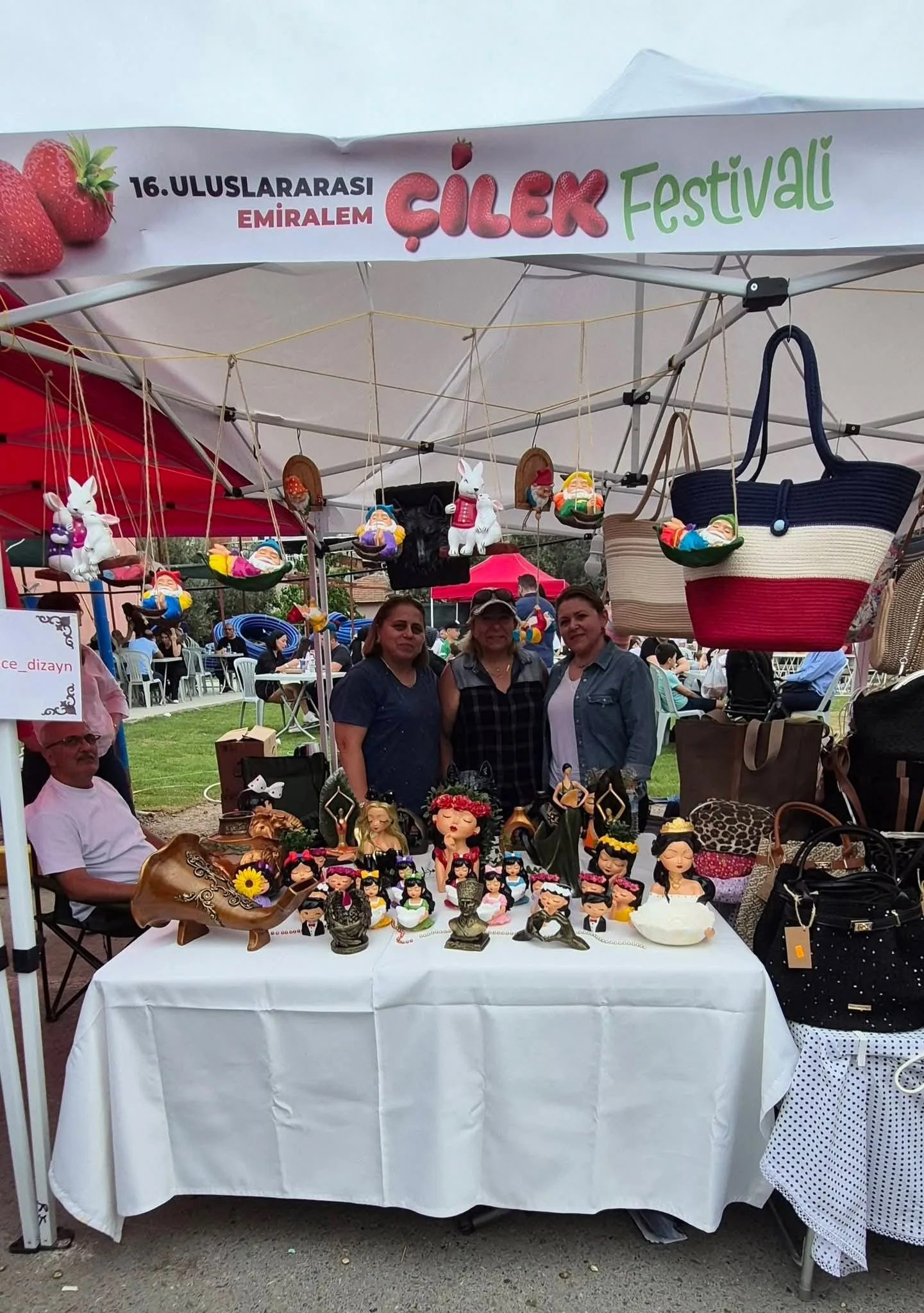 Menemen Emiralem Çilek Festivali Gönülleri Fethetti
