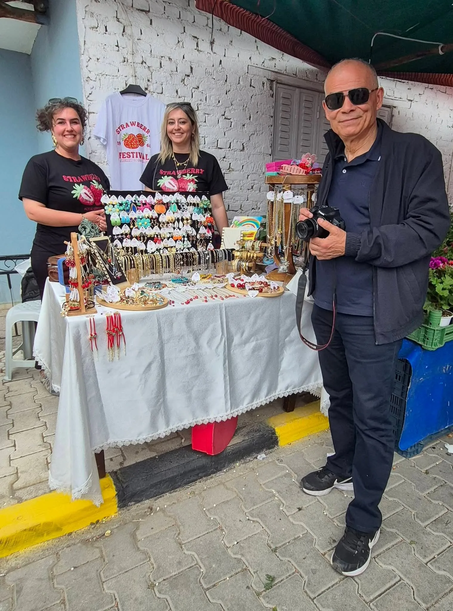 Menemen Emiralem Çilek Festivali Gönülleri Fethetti