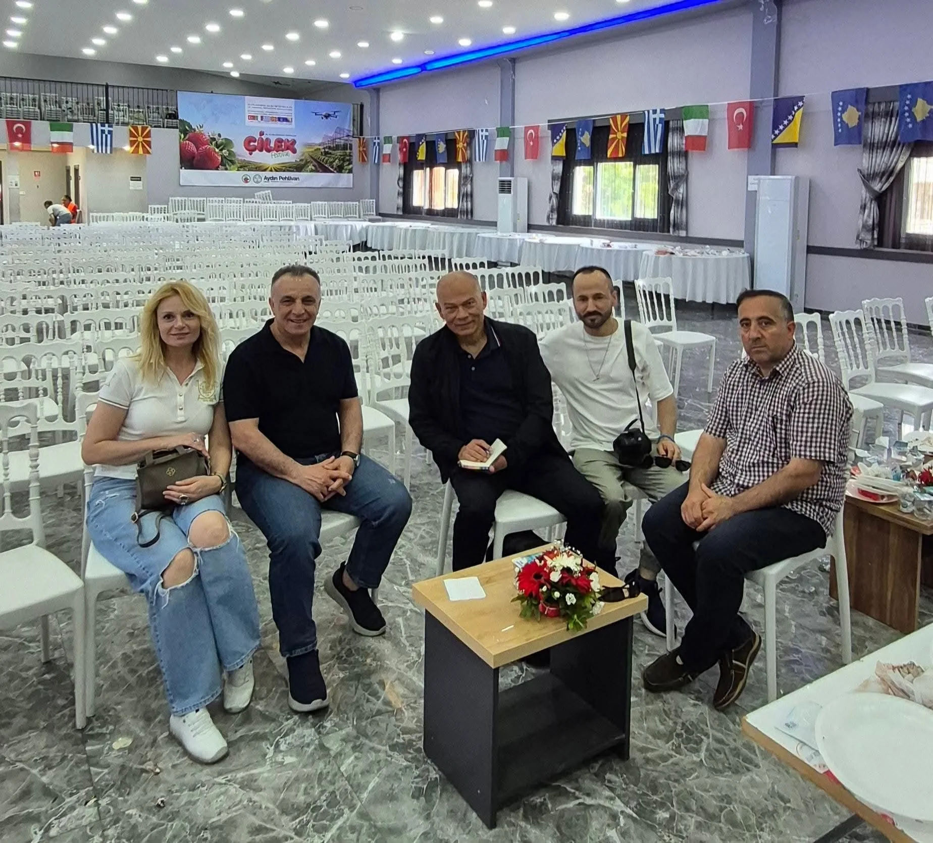 Menemen Emiralem Çilek Festivali Gönülleri Fethetti
