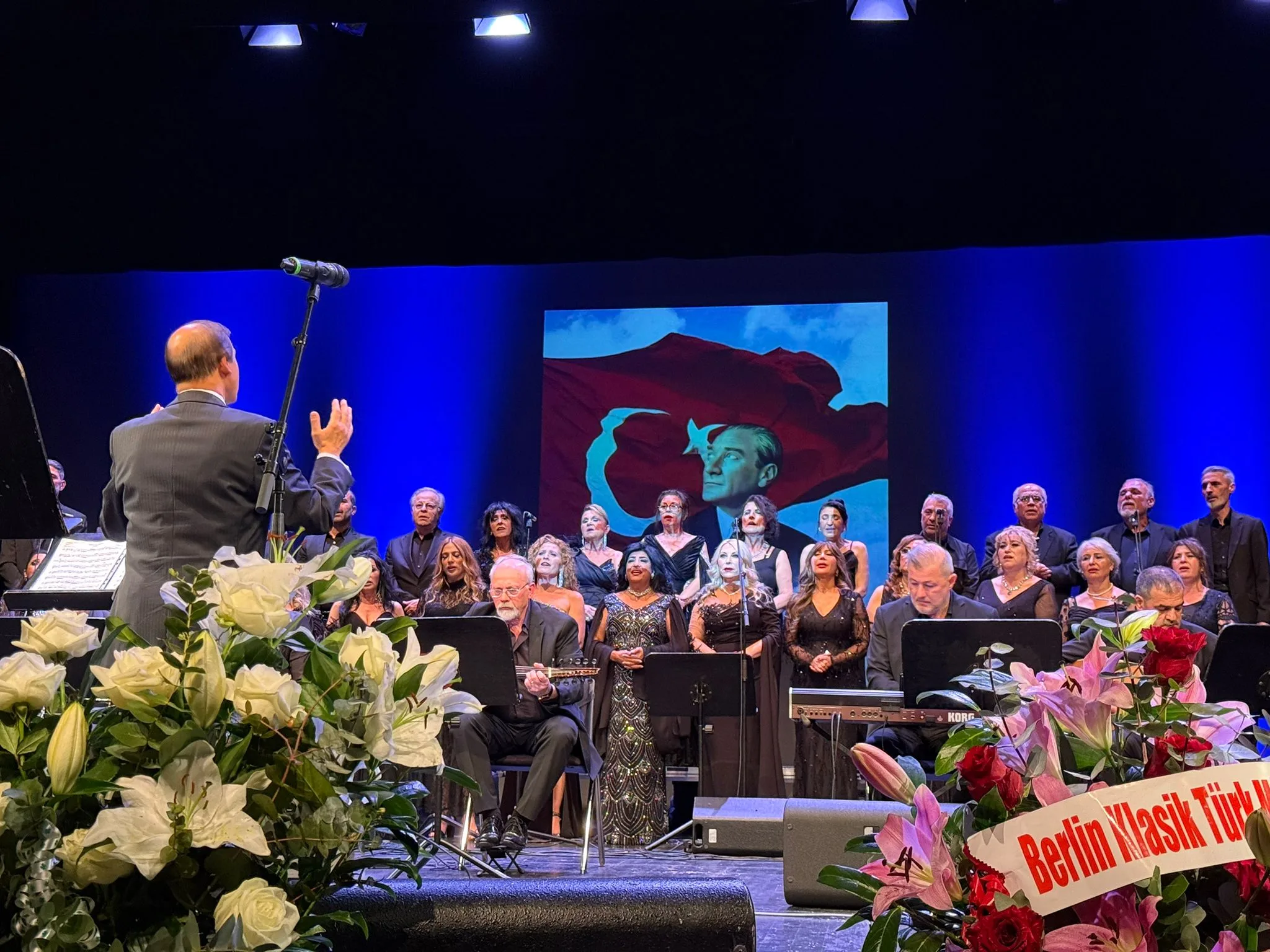 Berlin’de Türk Sanat Müziği Korosundan 25. Yıla Yakışan Muhteşem Konser