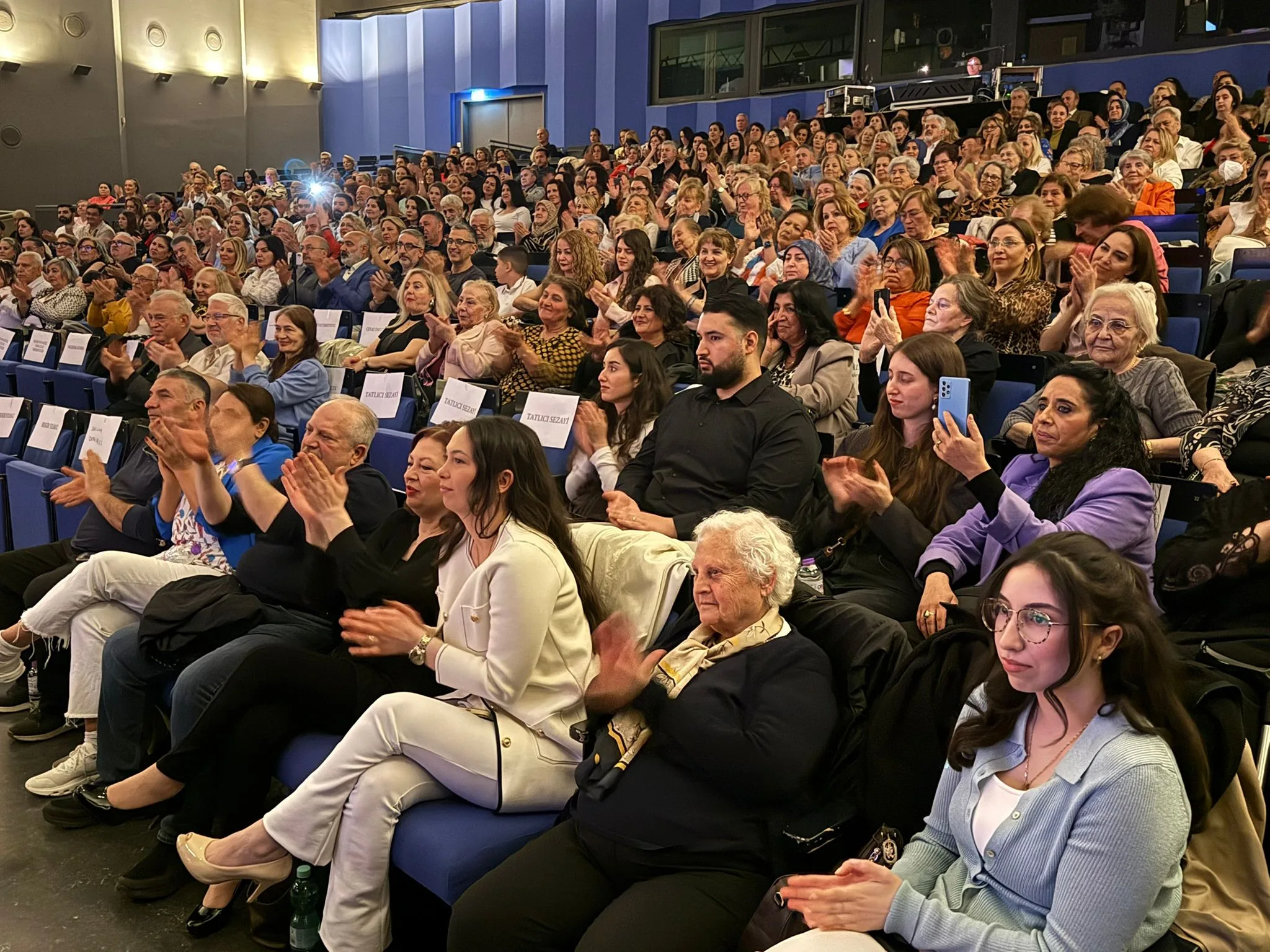Berlin’de Türk Sanat Müziği Korosundan 25. Yıla Yakışan Muhteşem Konser