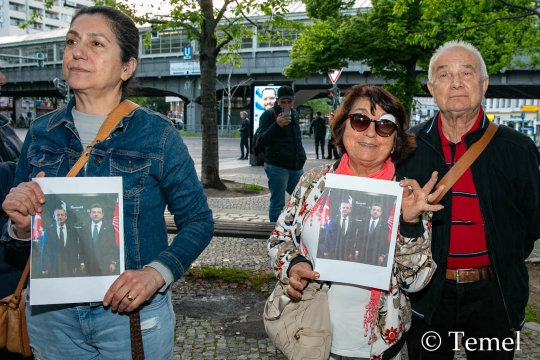 Berlinli CHP’lilerden “Mutlak Butlan” Protestosu