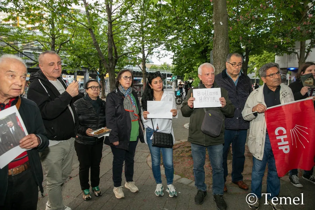 Berlinli CHP’lilerden “Mutlak Butlan” Protestosu