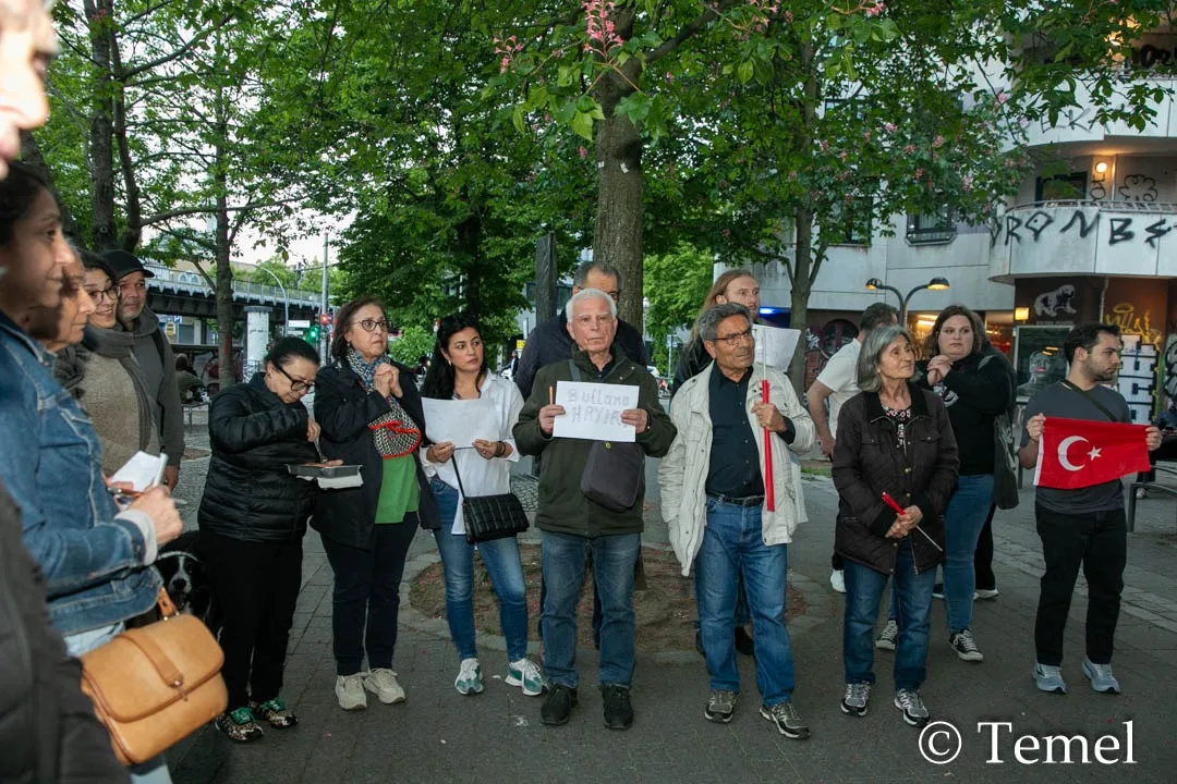 Berlinli CHP’lilerden “Mutlak Butlan” Protestosu