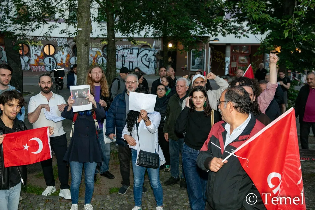 Berlinli CHP’lilerden “Mutlak Butlan” Protestosu