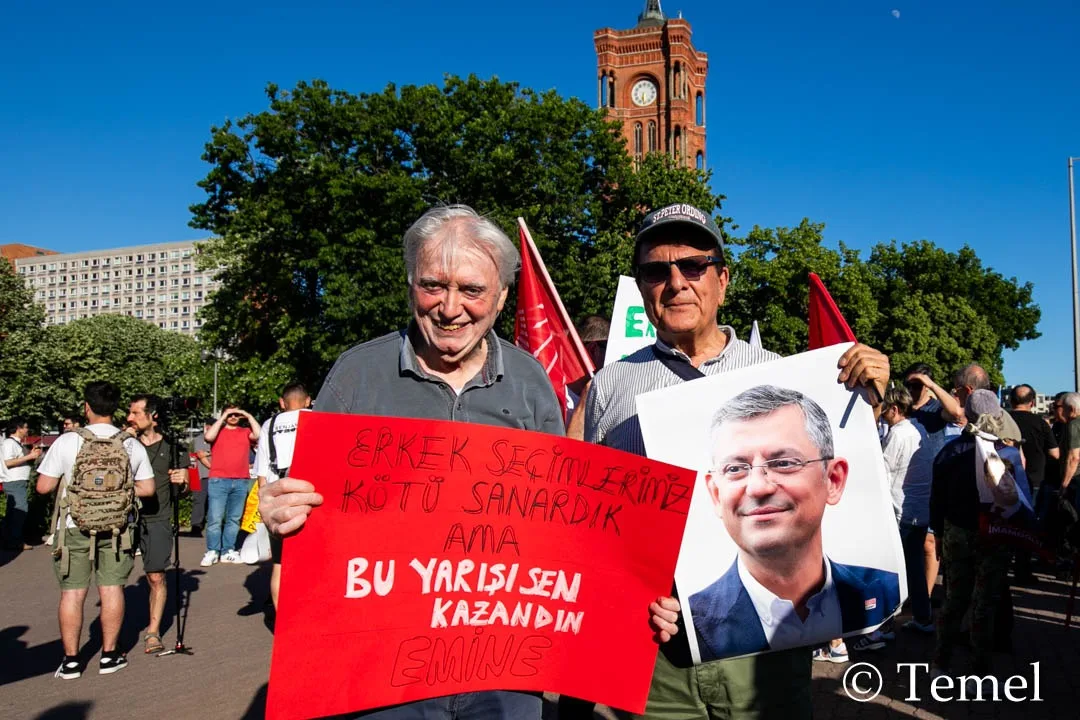 Berlin’de “Mutlak Butlana Karşı Demokrasi Yürüyüşü”ne Yoğun Katılım