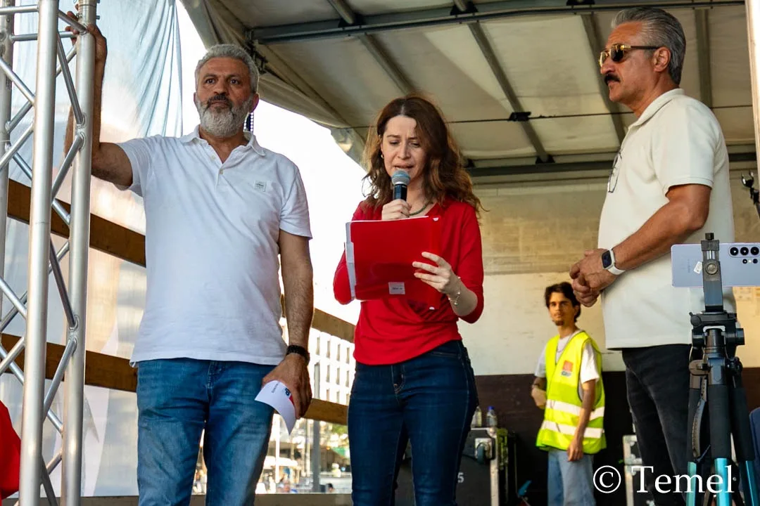 Berlin’de “Mutlak Butlana Karşı Demokrasi Yürüyüşü”ne Yoğun Katılım