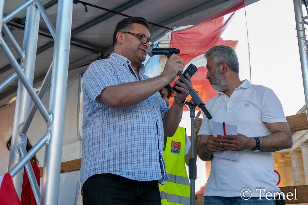Berlin’de “Mutlak Butlana Karşı Demokrasi Yürüyüşü”ne Yoğun Katılım