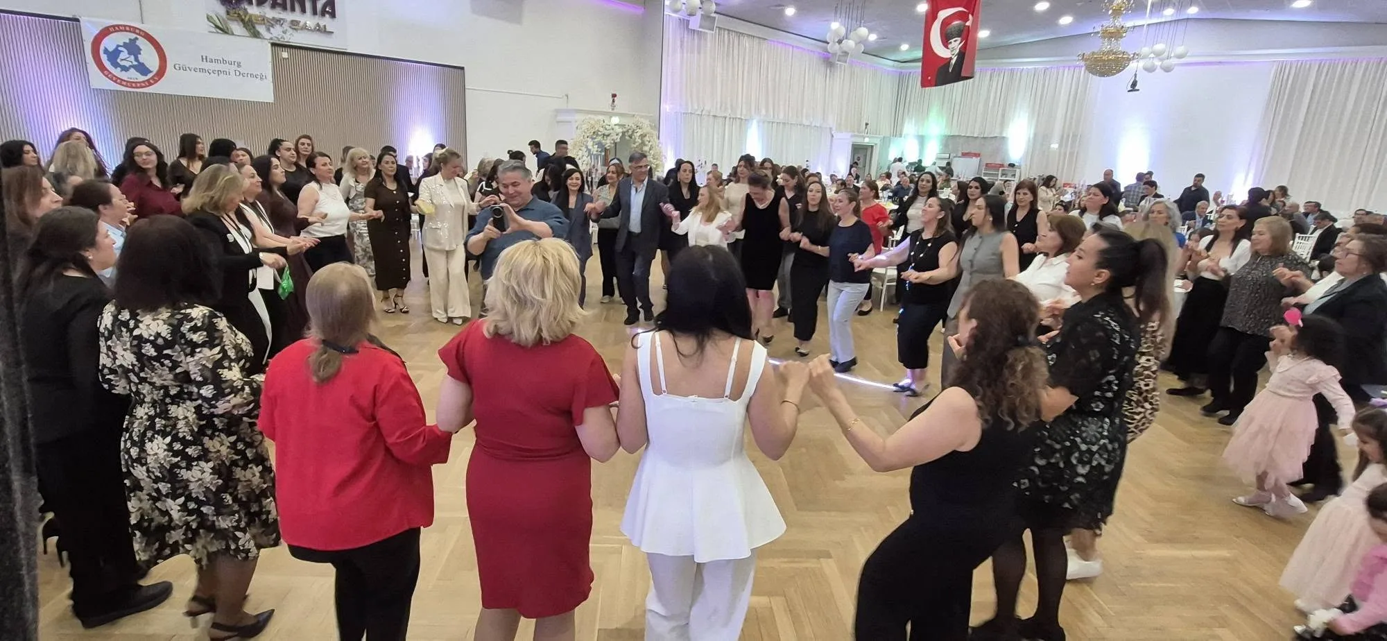 Hamburg’da Balıkesir Rüzgarı Esti