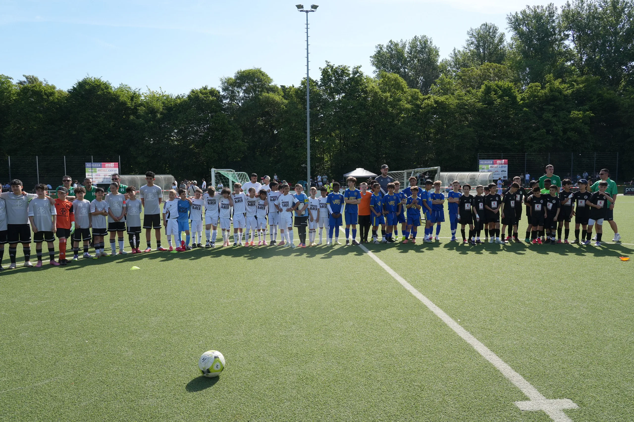 Essen Başkonsolosluğu’nun 60. Yıl Futbol Turnuvası Coşkuyla Başladı