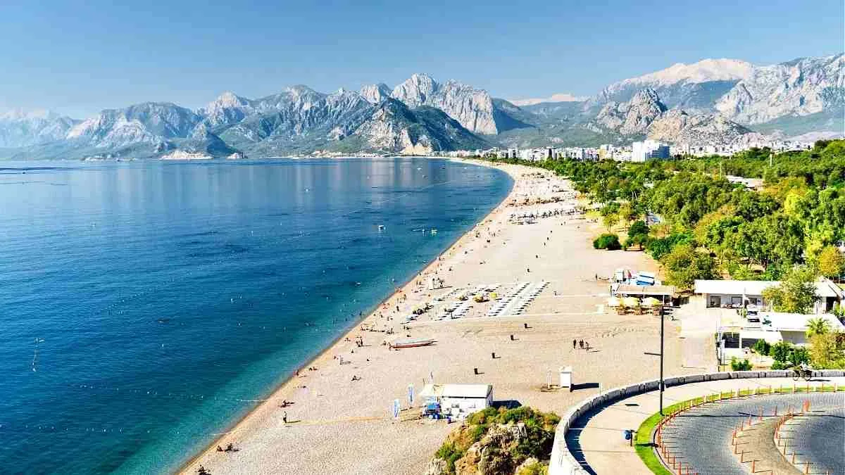 Bu Kuralları Bilmeyen Turistler Türkiye`de Cezayla Karşılaşabilir