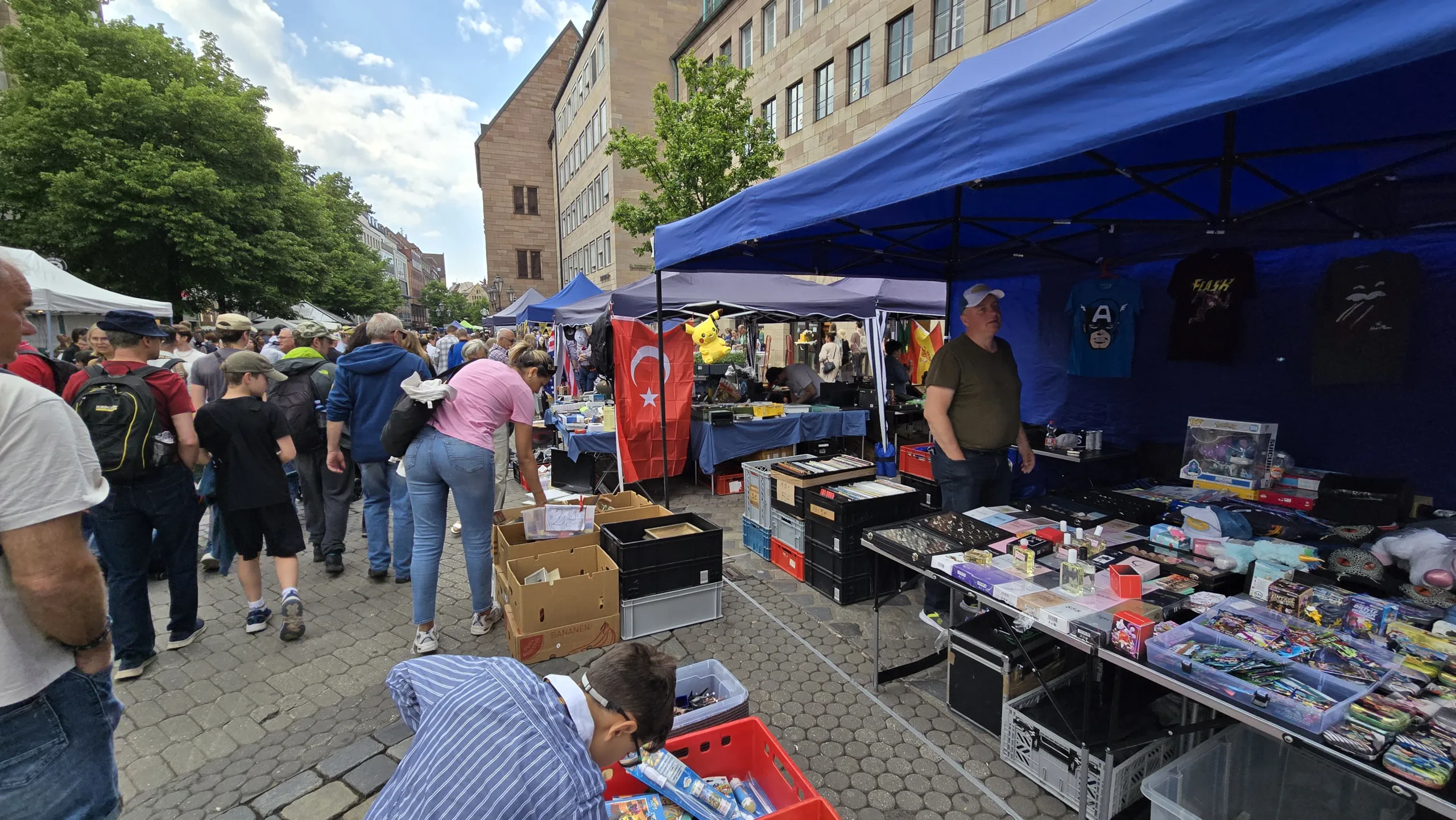 Almanya’nın En Büyük Bit Pazarı Nürnberg’de 200 Bin Ziyaretçiyi Ağırladı