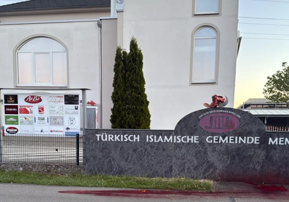 Memmingen’de Camiye Çirkin Saldır