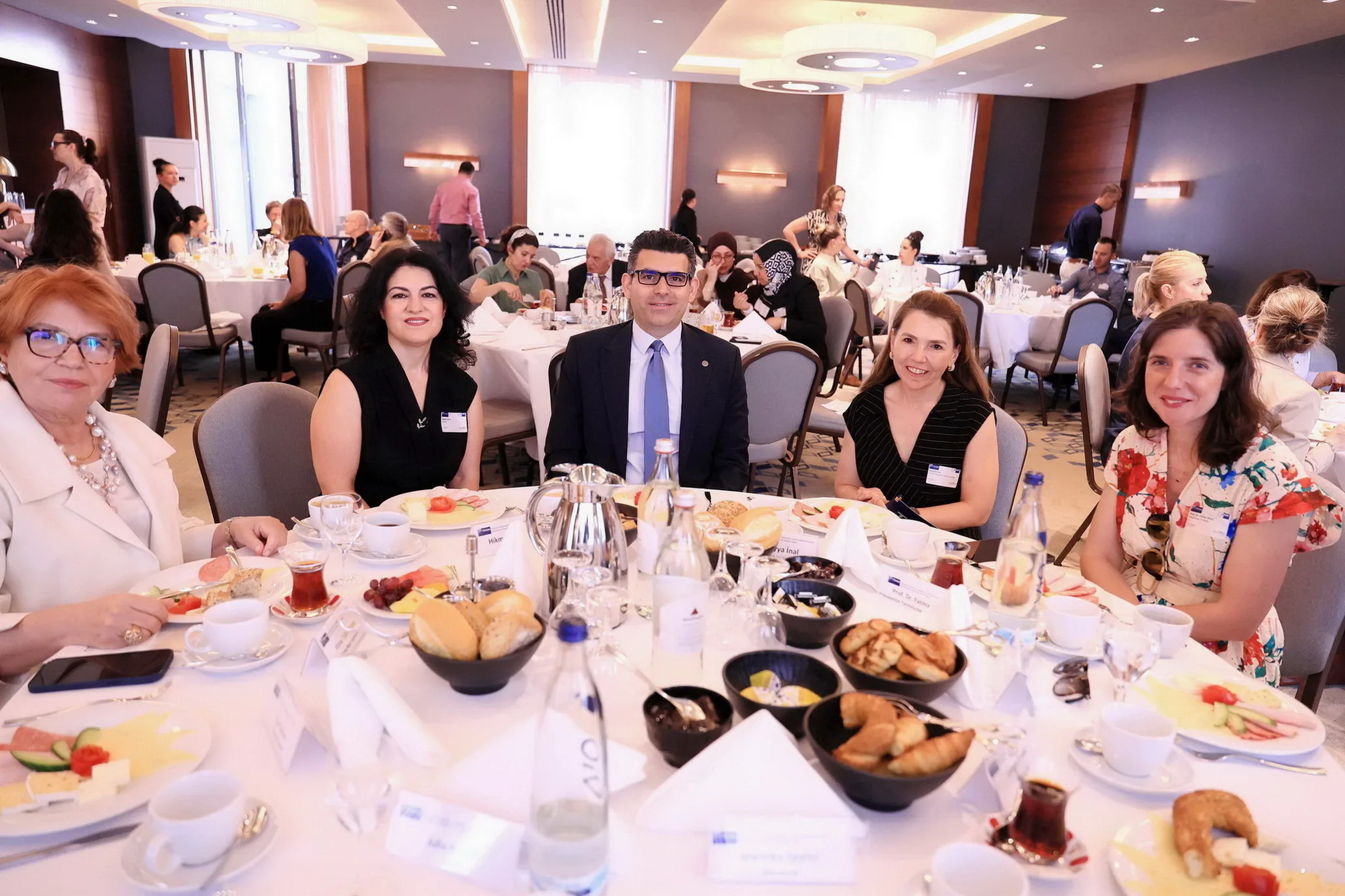 Berlin’de Kadın Liderliği Zirvesi