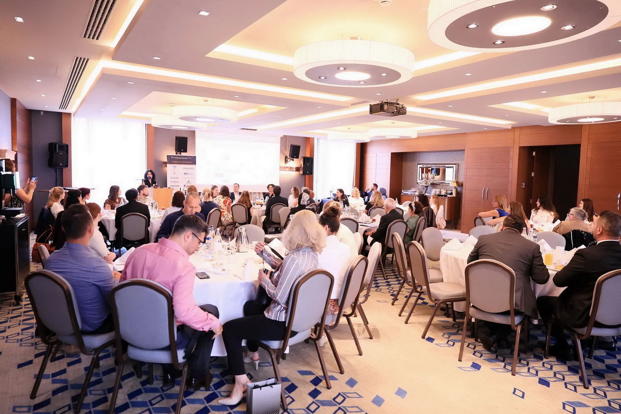 Berlin’de Kadın Liderliği Zirvesi