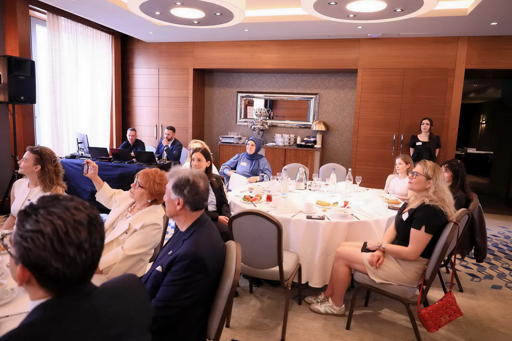 Berlin’de Kadın Liderliği Zirvesi