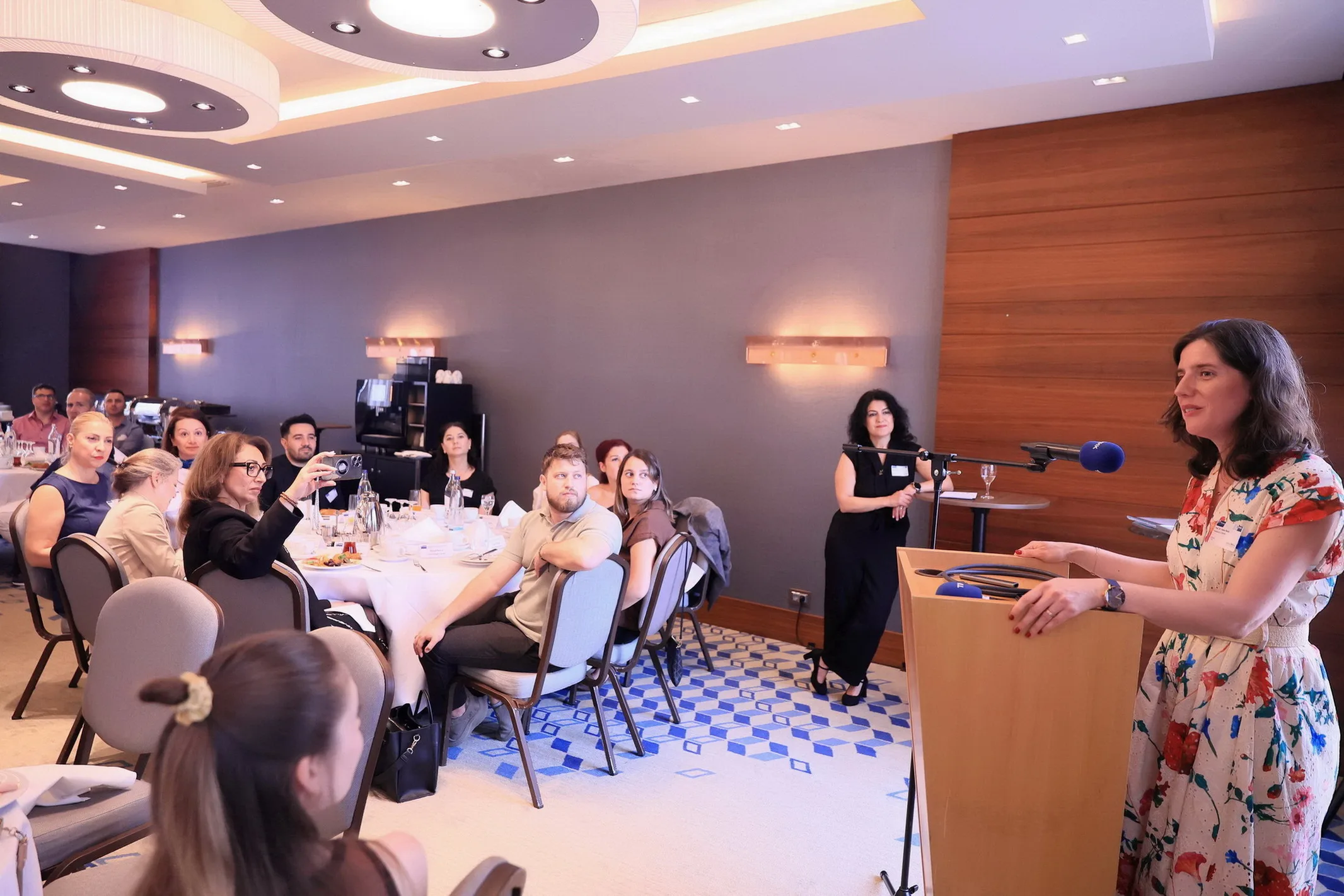 Berlin’de Kadın Liderliği Zirvesi