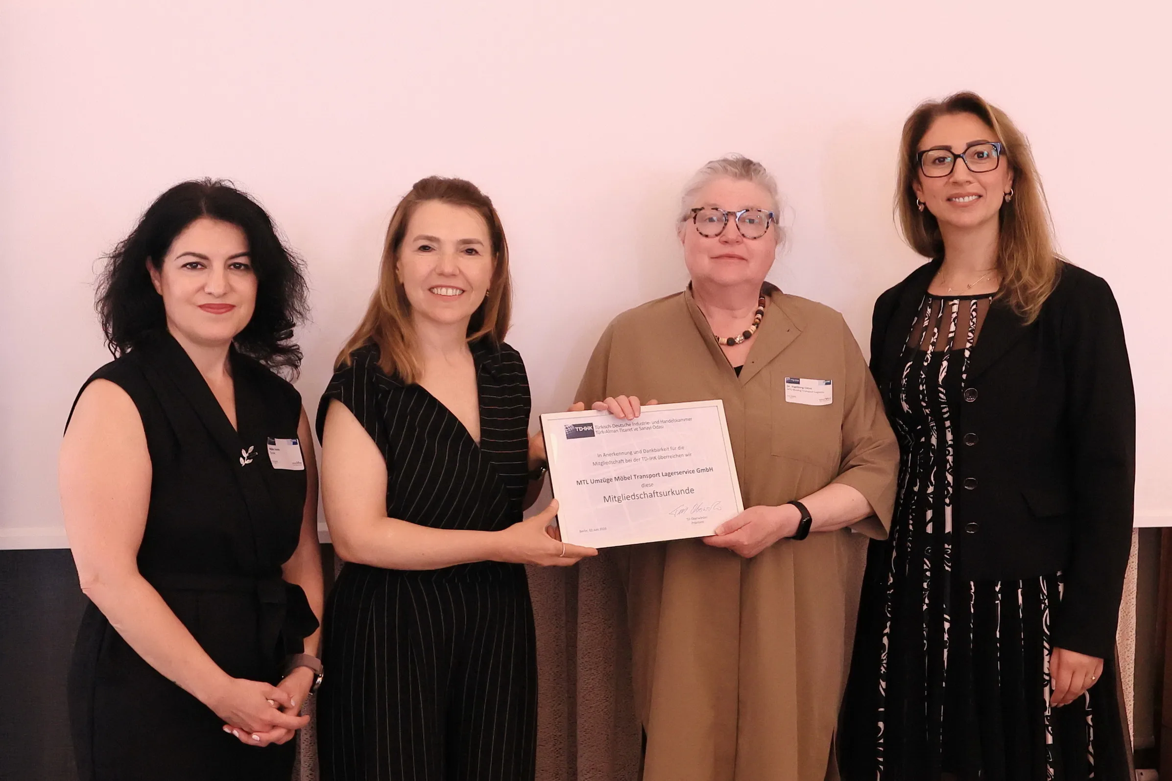Berlin’de Kadın Liderliği Zirvesi