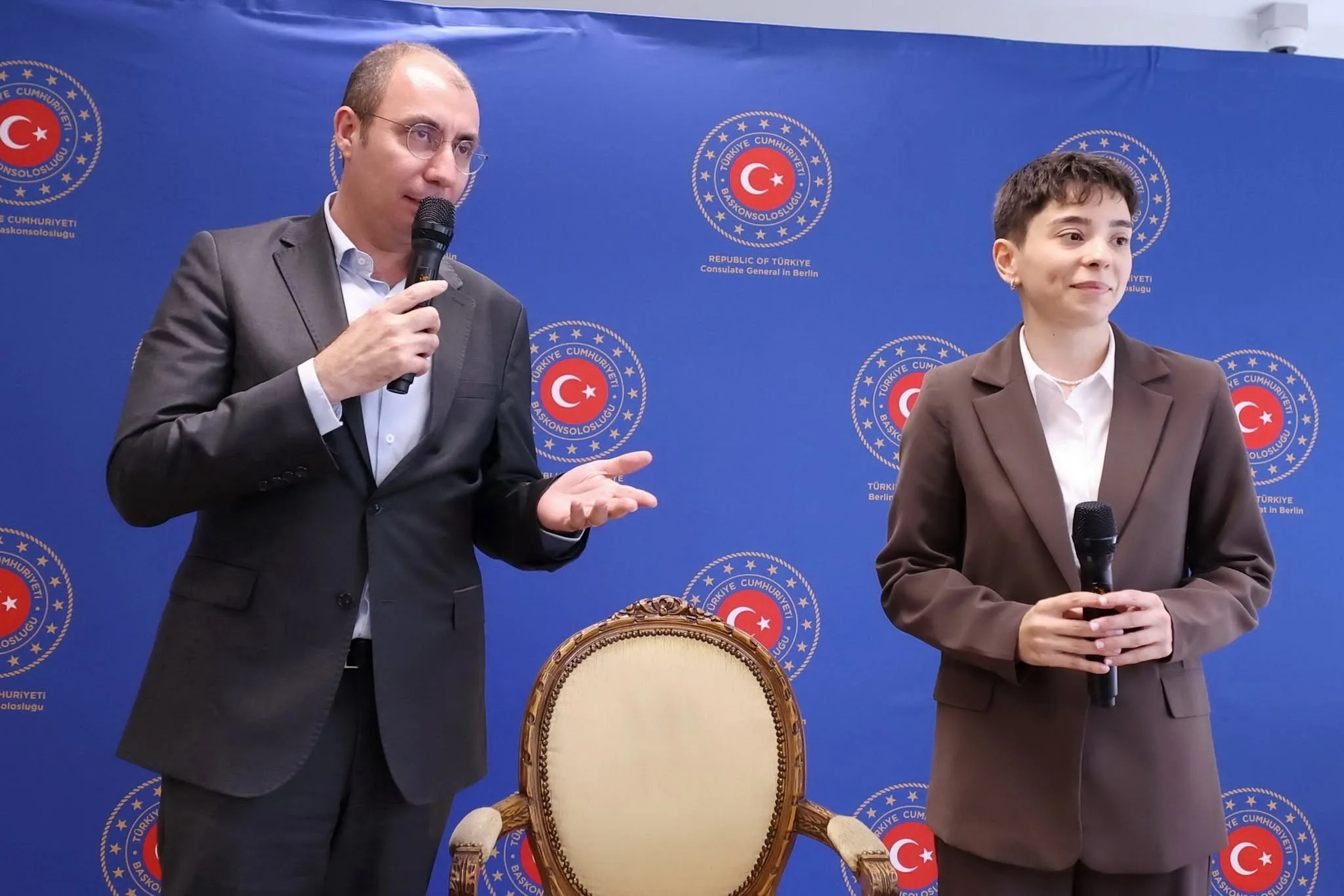 Türkolog Iraz Gülbay:“Dil, varlığın evidir”