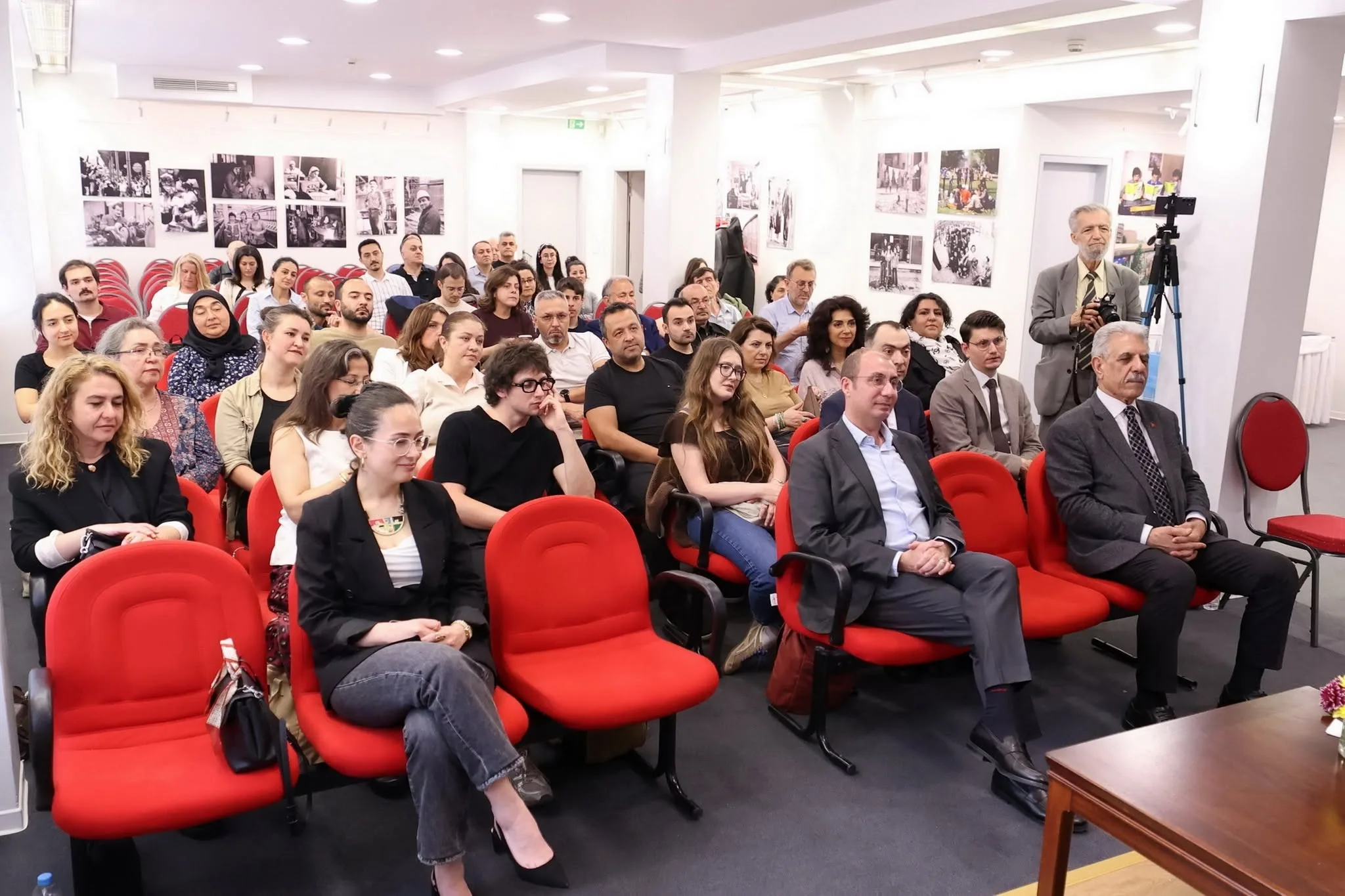 Türkolog Iraz Gülbay:“Dil, varlığın evidir”