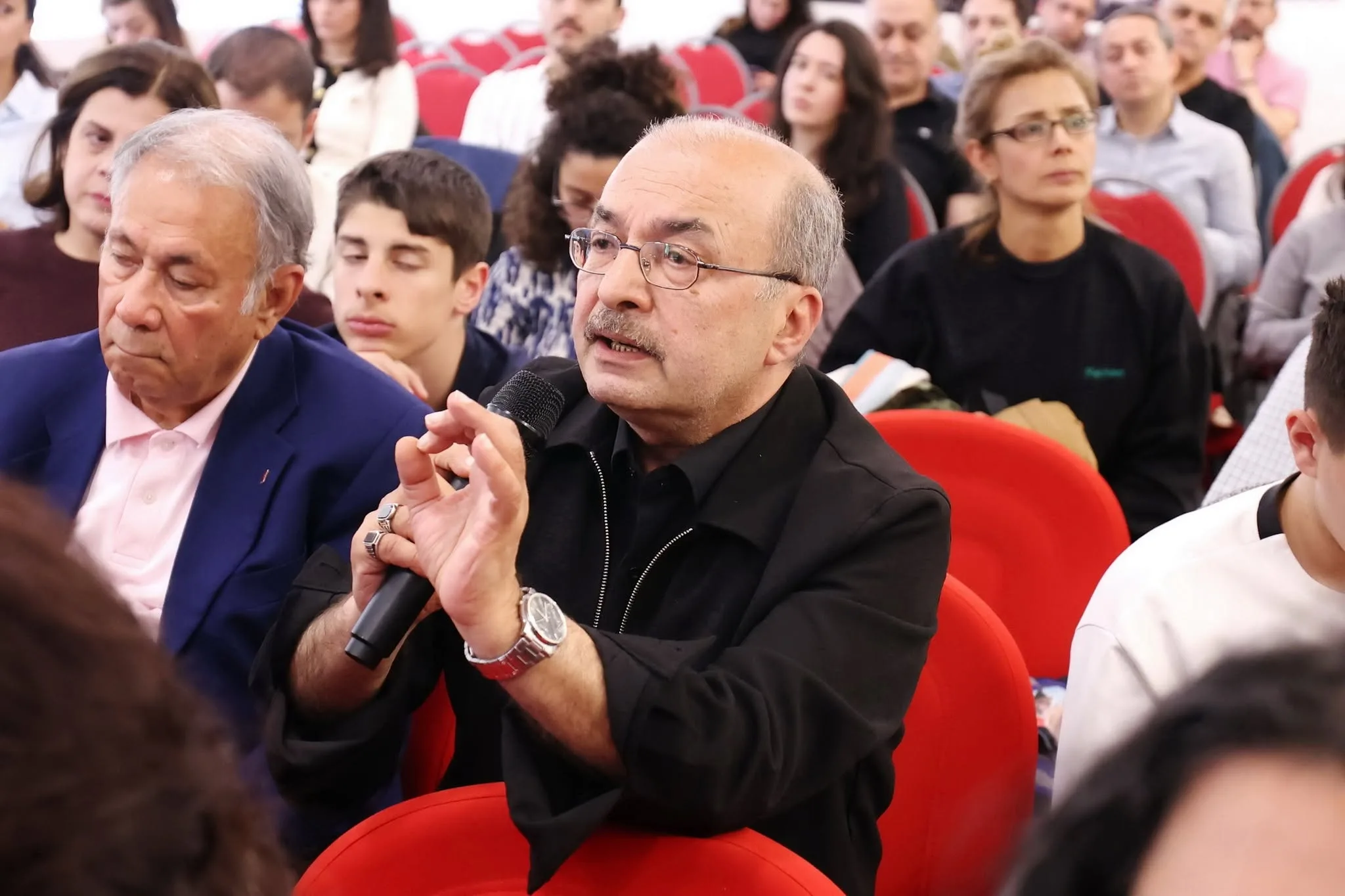 Türkolog Iraz Gülbay:“Dil, varlığın evidir”
