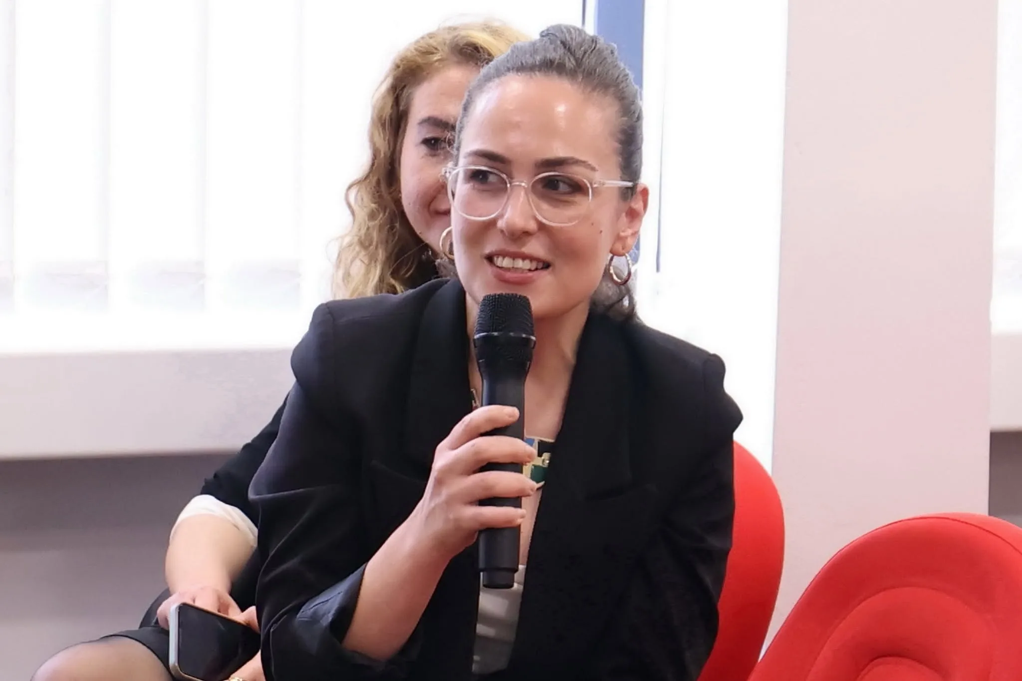 Türkolog Iraz Gülbay:“Dil, varlığın evidir”
