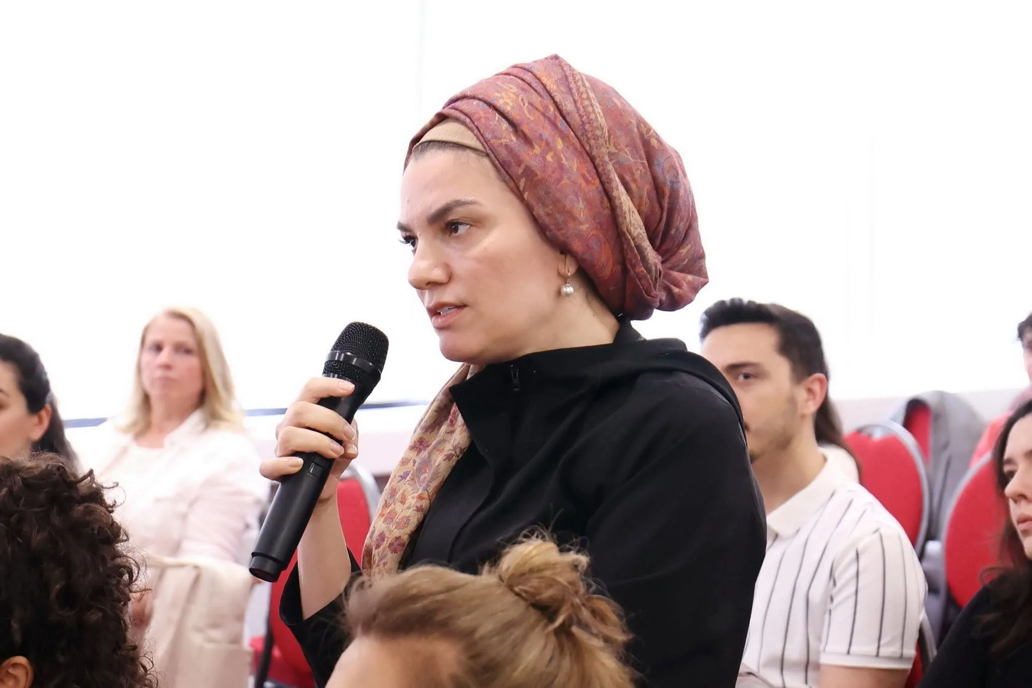 Türkolog Iraz Gülbay:“Dil, varlığın evidir”