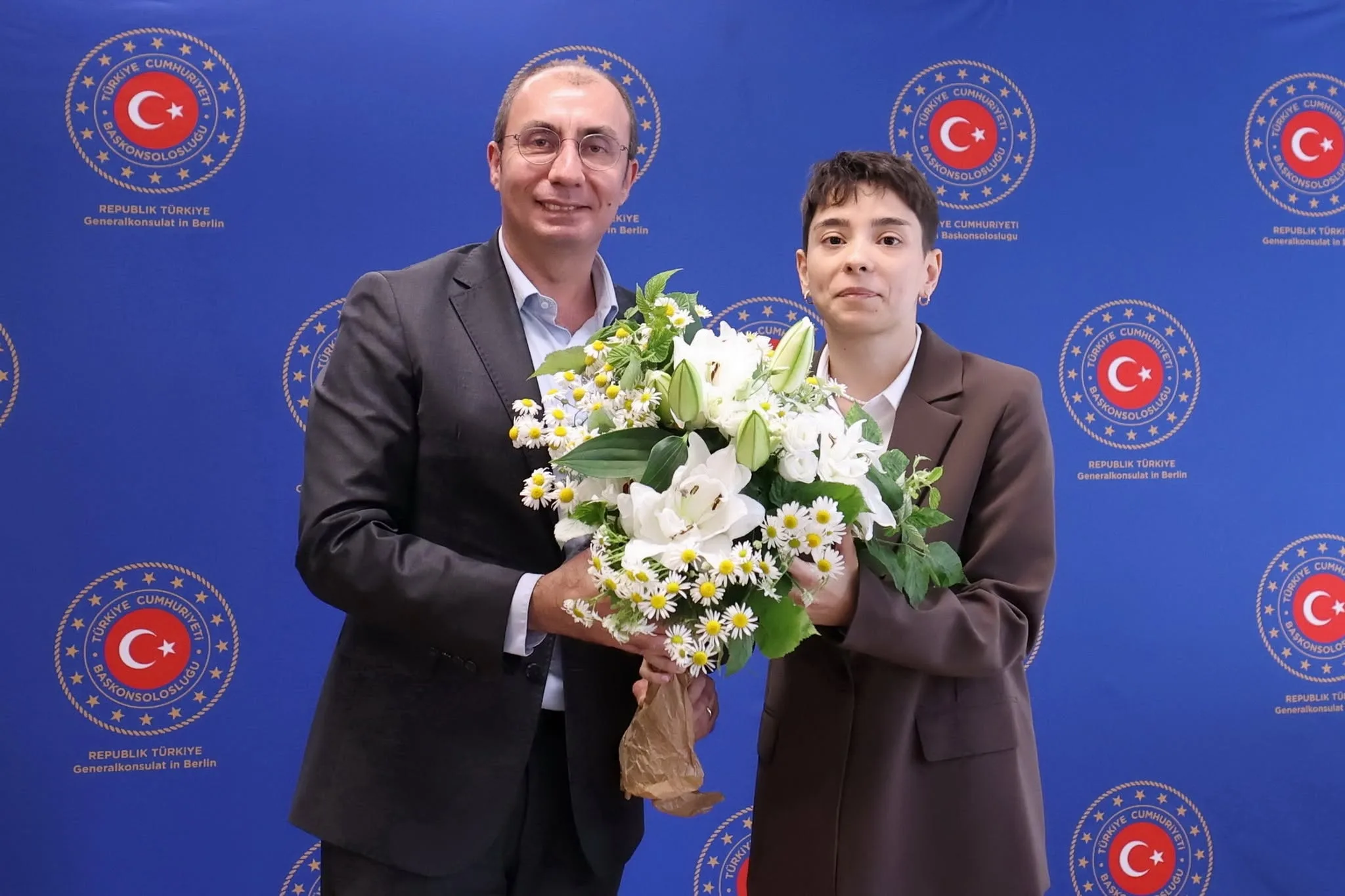 Türkolog Iraz Gülbay:“Dil, varlığın evidir”