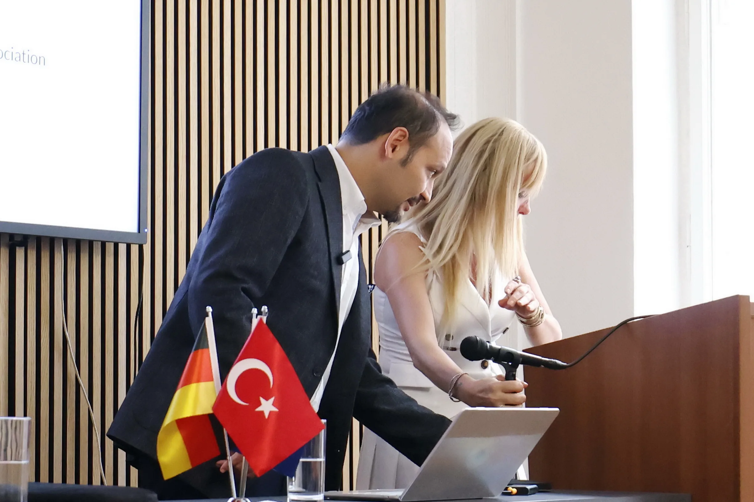 Berlin’de Kadın Sağlığı Paneline Yoğun İlgi