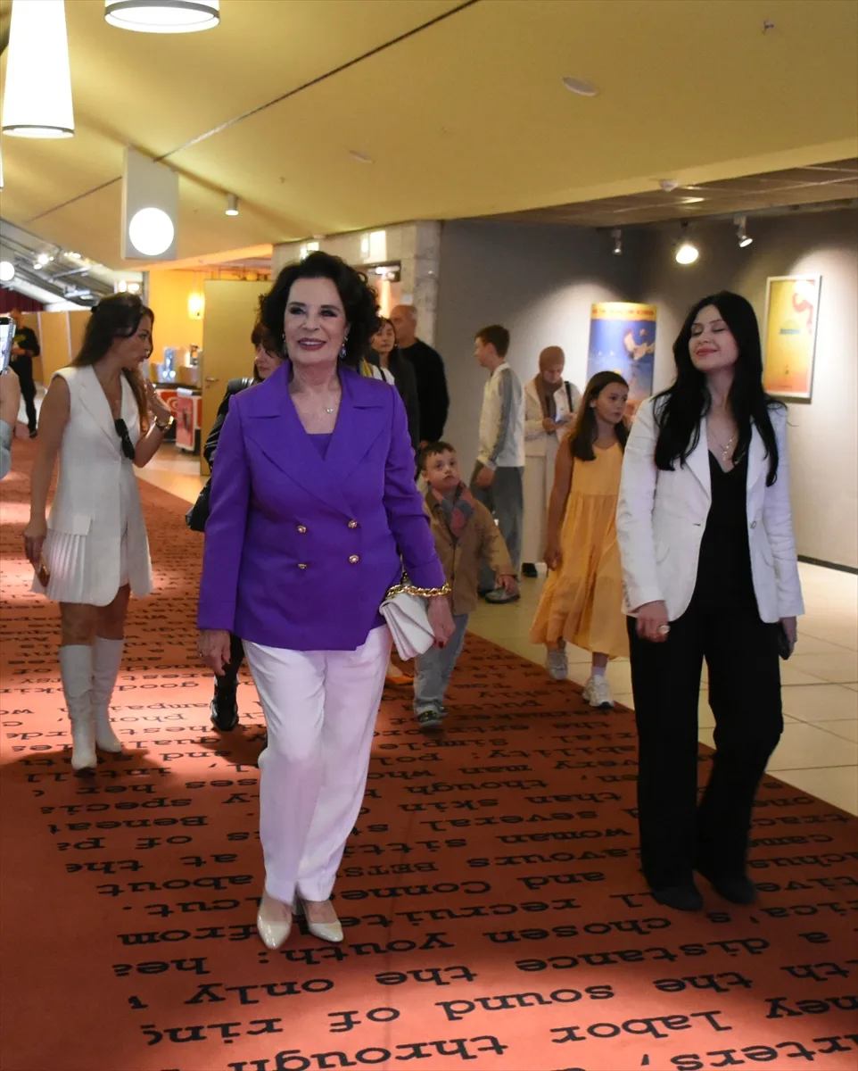 Düsseldorf'ta "Türk Film Festivali" düzenlendi
