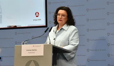 Almanya’da İşsizlik Geriledi, Nitelikli İş Gücü Açığı Sürüyor