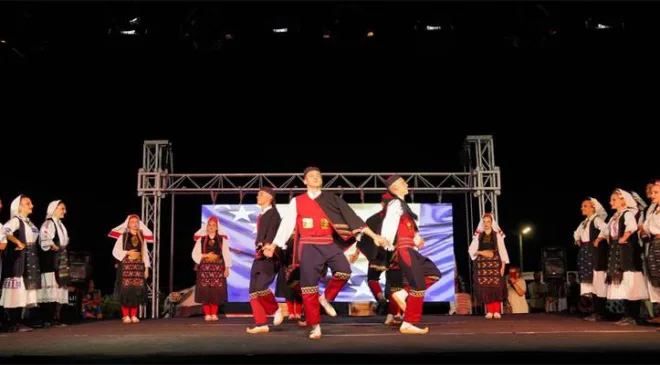 Ayvalık’ta 750 dansçı uluslararası halk oyunları festivalinde buluştu