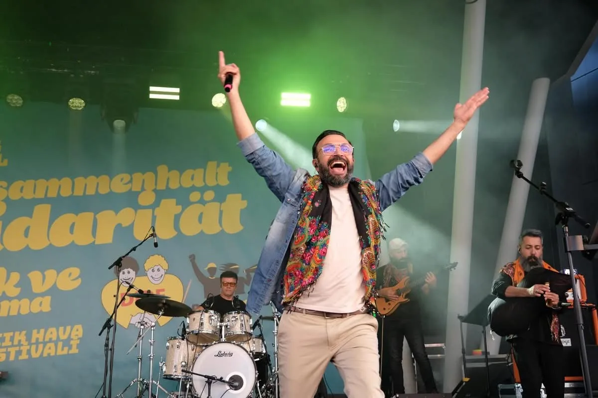 DİDF Birlik ve Dayanışma Festivali Köln’de Binlerce Kişiyi Buluşturdu