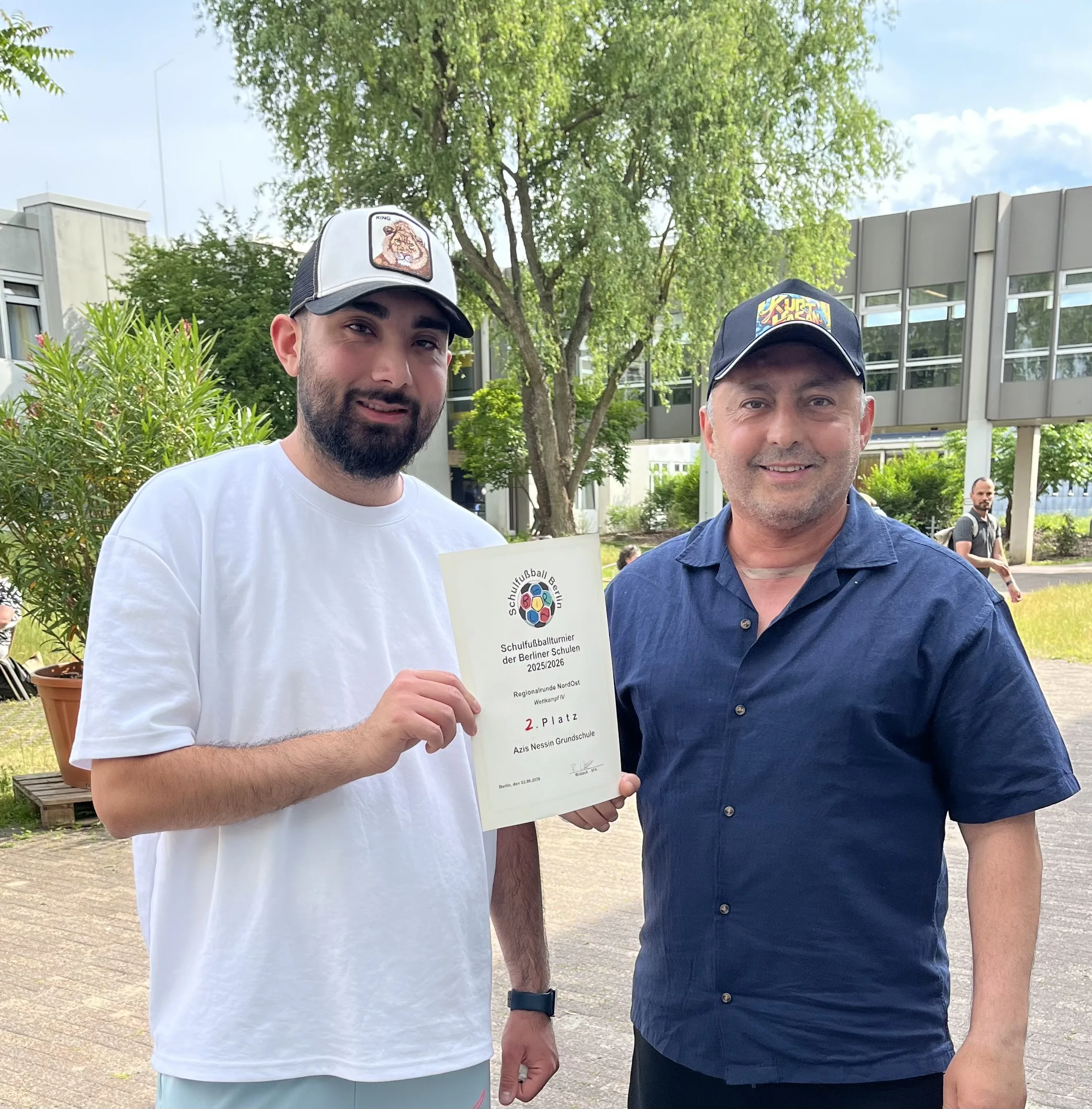 Aziz Nesin İlkokulu Futbol Takımı Berlin Şampiyonası Yarı Finalinde