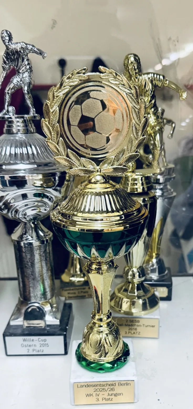 Berlin Aziz Nesin İlkokulu’ndan Çifte Spor Başarısı